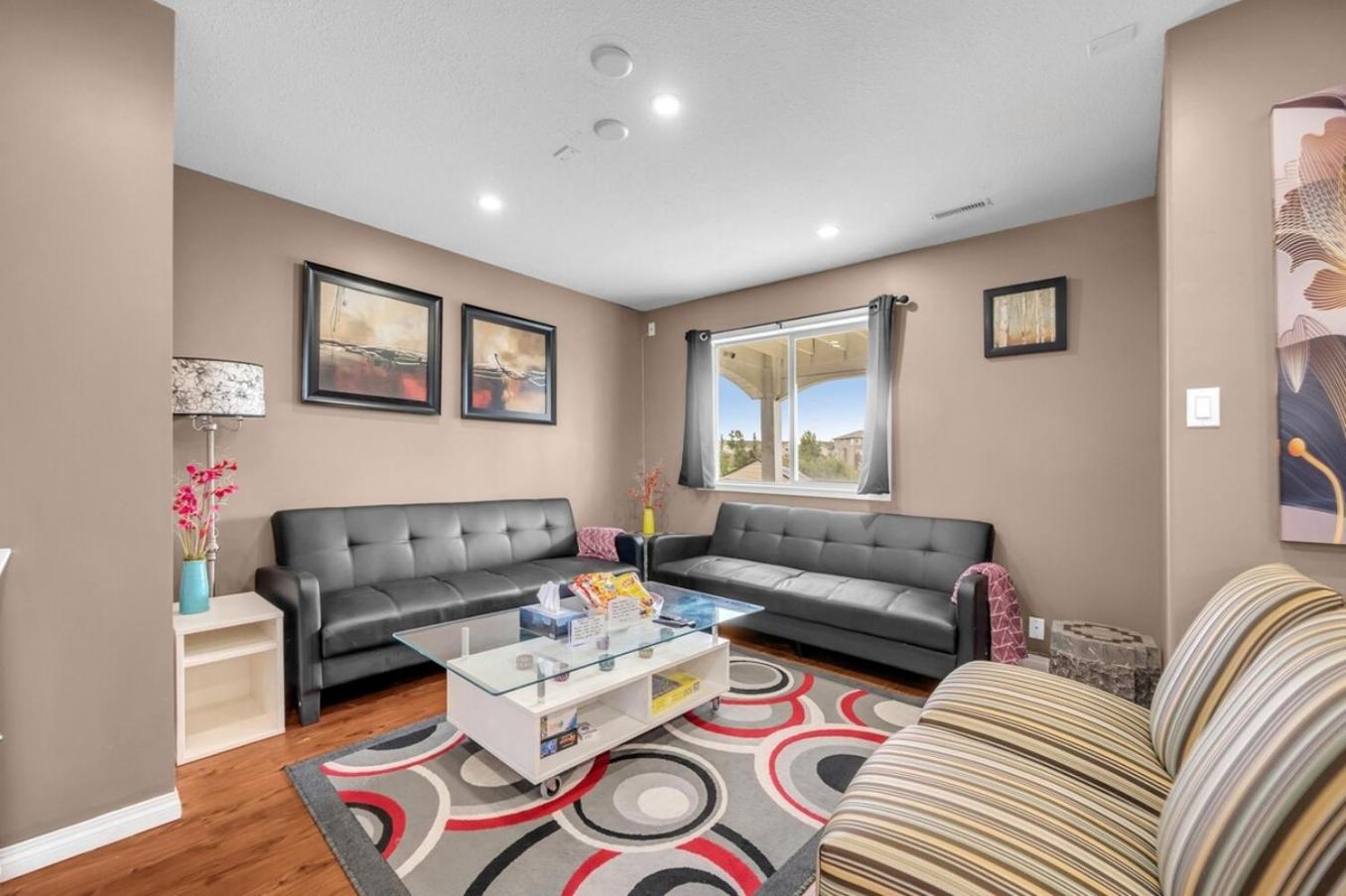 52-3 Bed Suite On Lake Central Ac By Airport