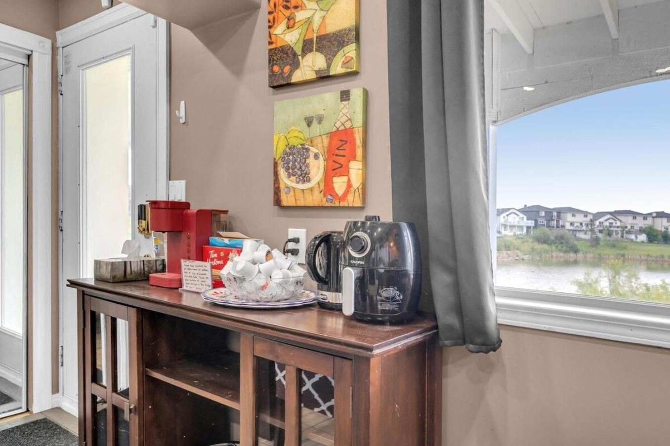 52-3 Bed Suite On Lake Central Ac By Airport
