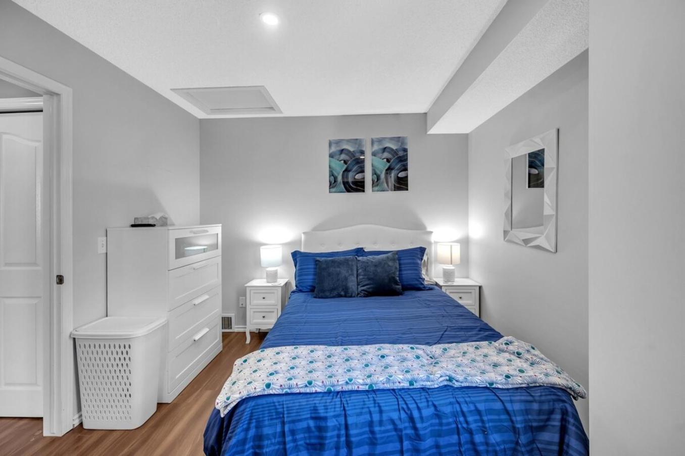 12 Spacious Home w AC, Crib, Garage, By Airport