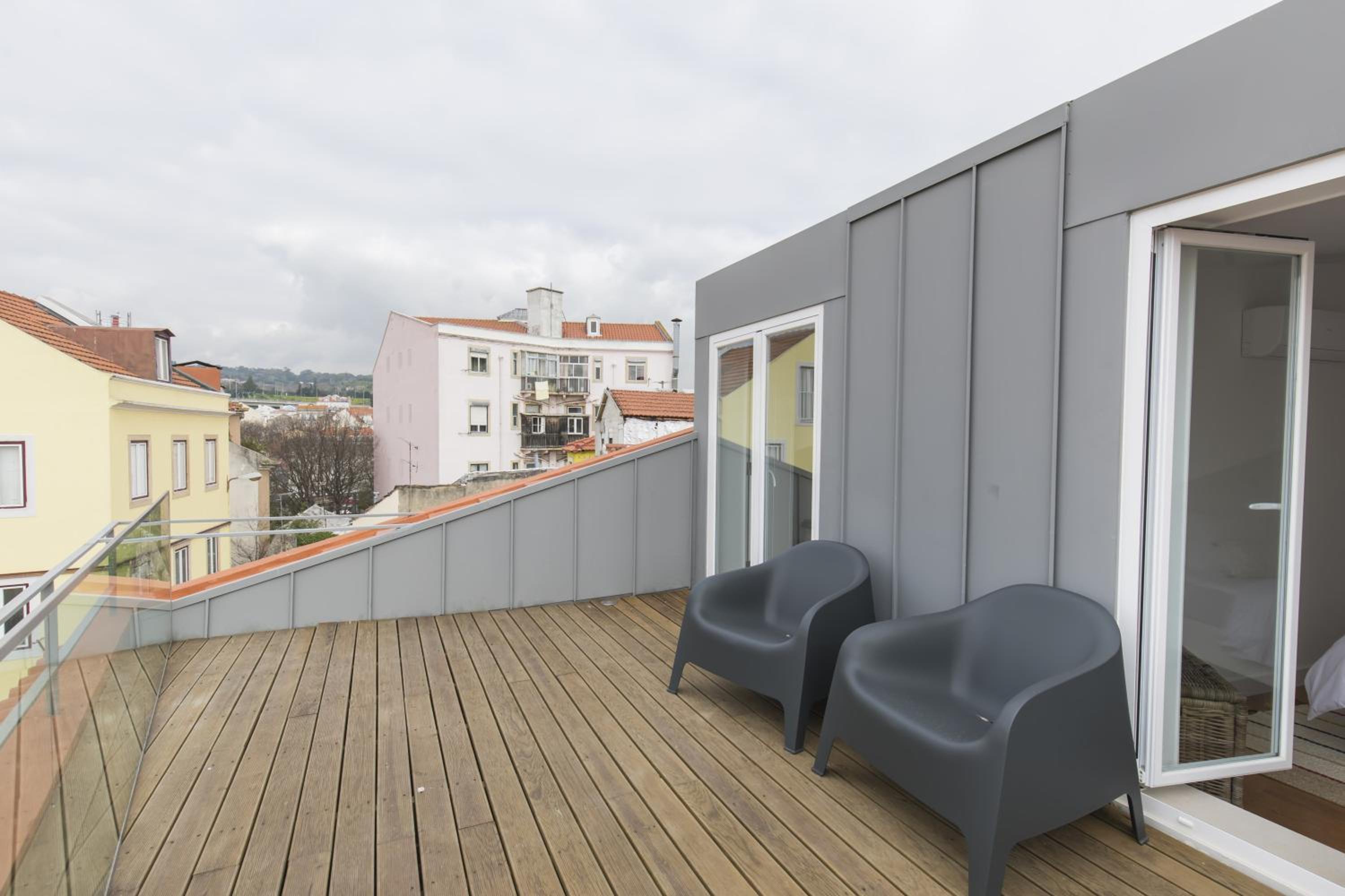 Bright Duplex with Private Terrace in Alcântara view 2