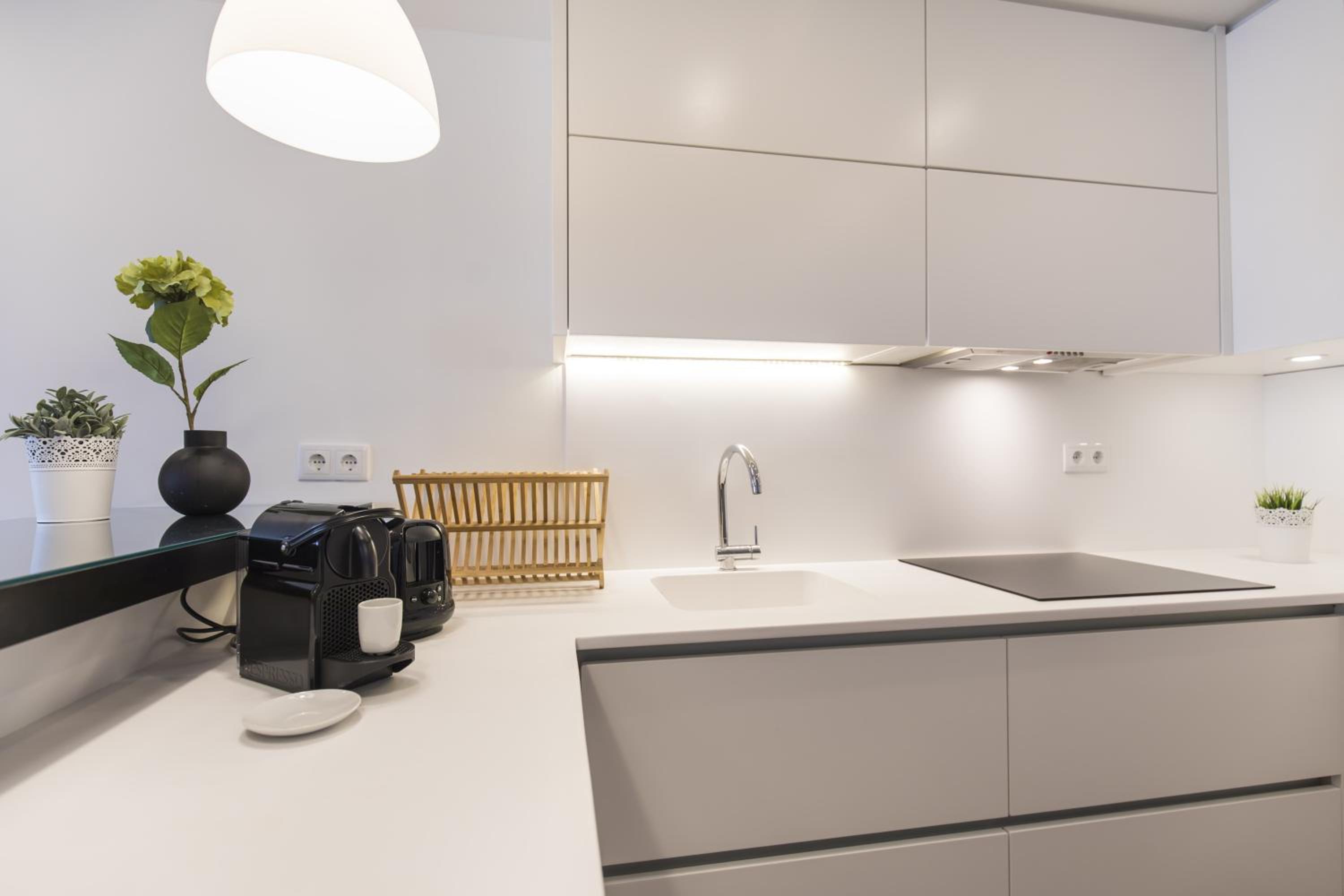 Bright Duplex with Private Terrace in Alcântara view 4