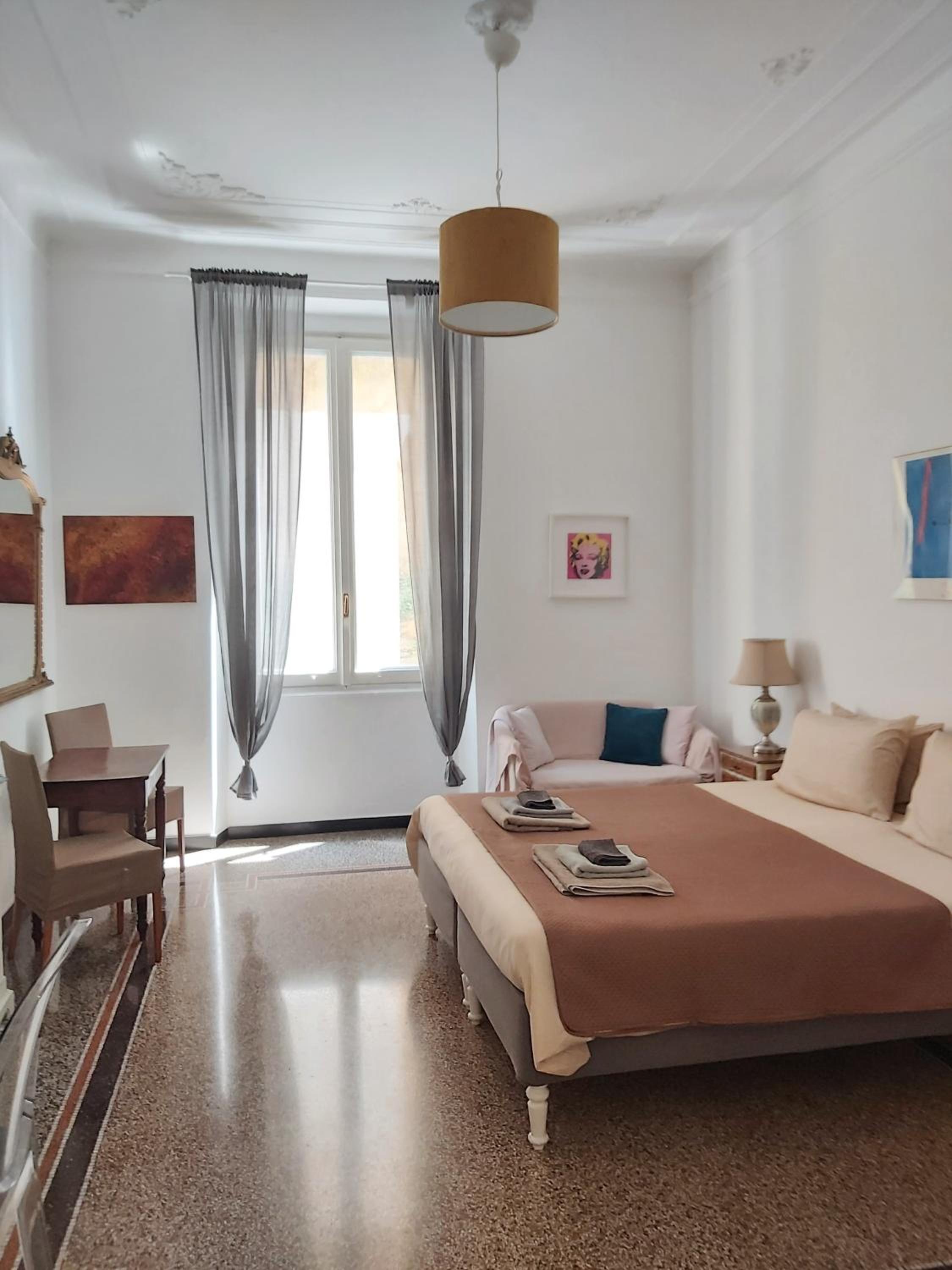 Central chic apartment view 2