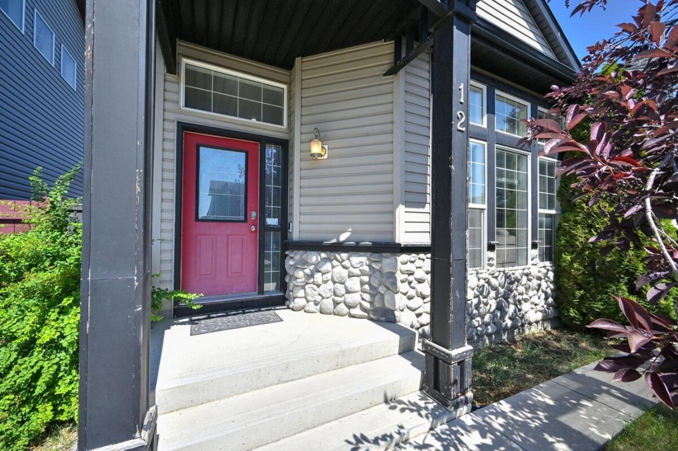 12 Spacious Home w AC, Crib, Garage, By Airport