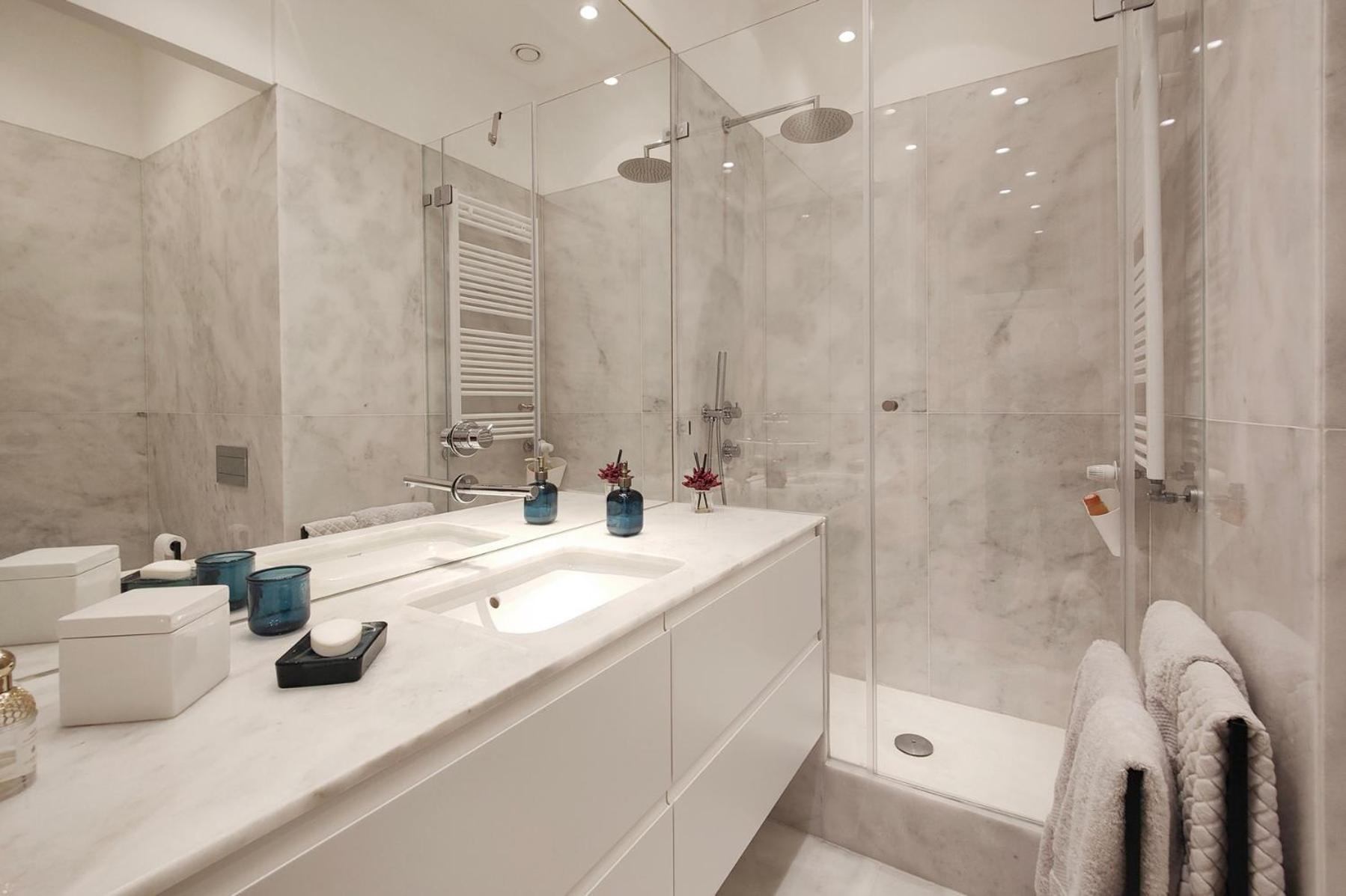 JOIVY Astonishing Flat w Office Near Central Lisbon view 5