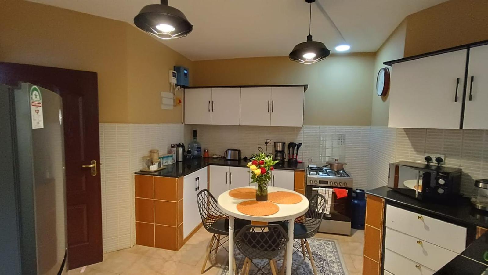 Hendred Place, Valley Arcade, Lavington view 4