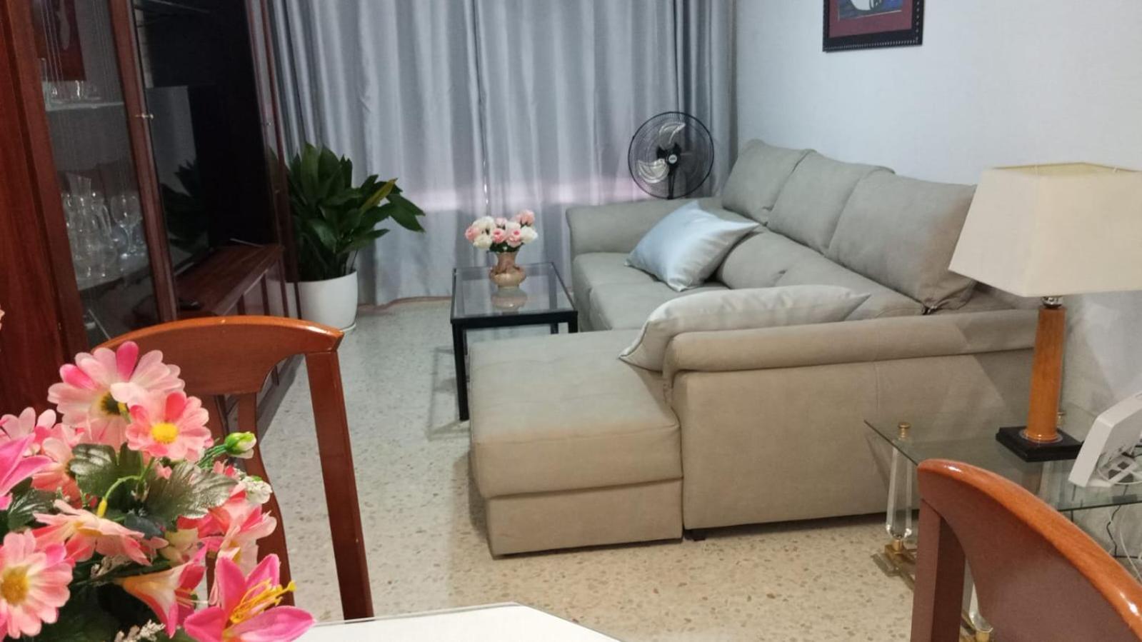 APARTAMENTO LUMINOSO EN URBANIZACIÓN PRIVADA