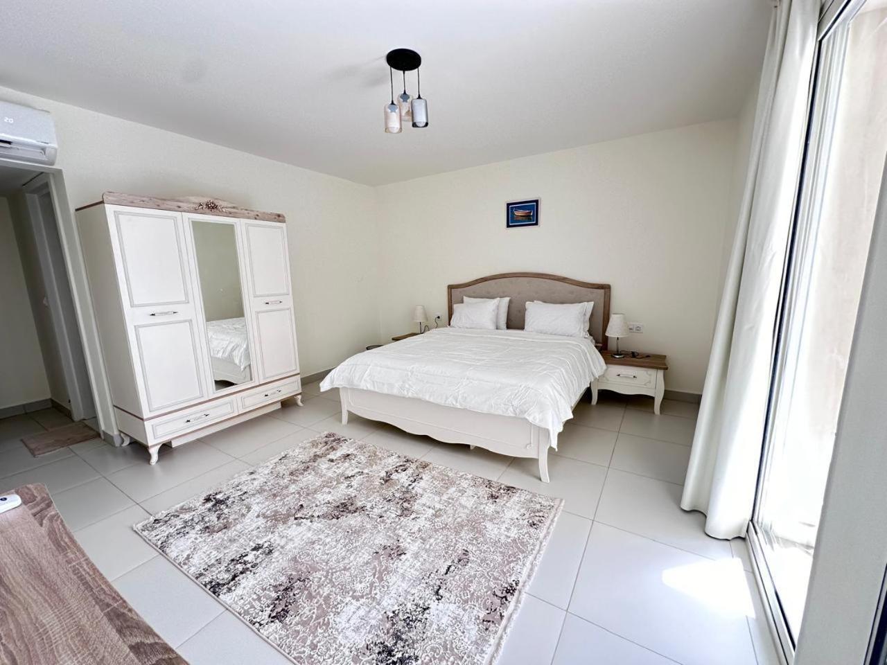 Sea View 3 Bedrooms in Marassi view 2