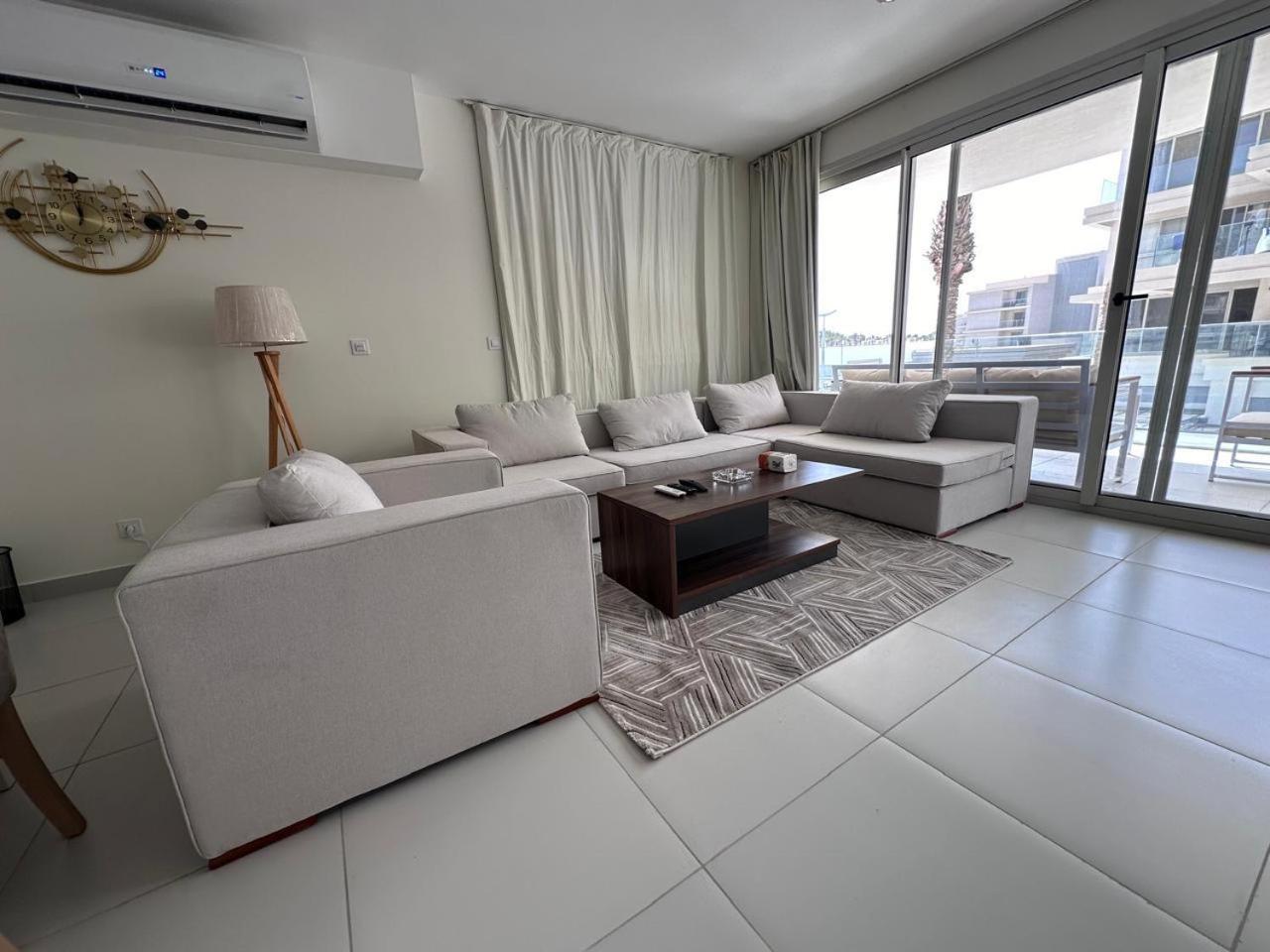 Sea View 3 Bedrooms in Marassi view 3