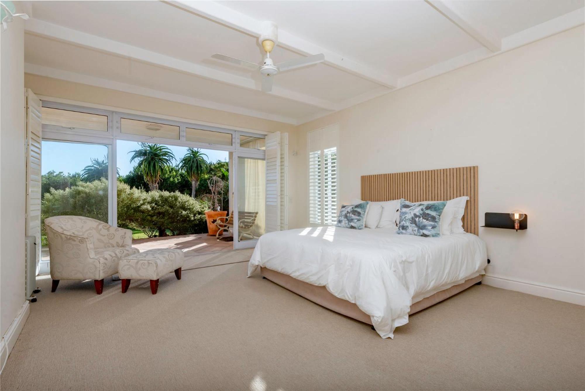 Knysna Lagoon-side Luxury Villa view 2