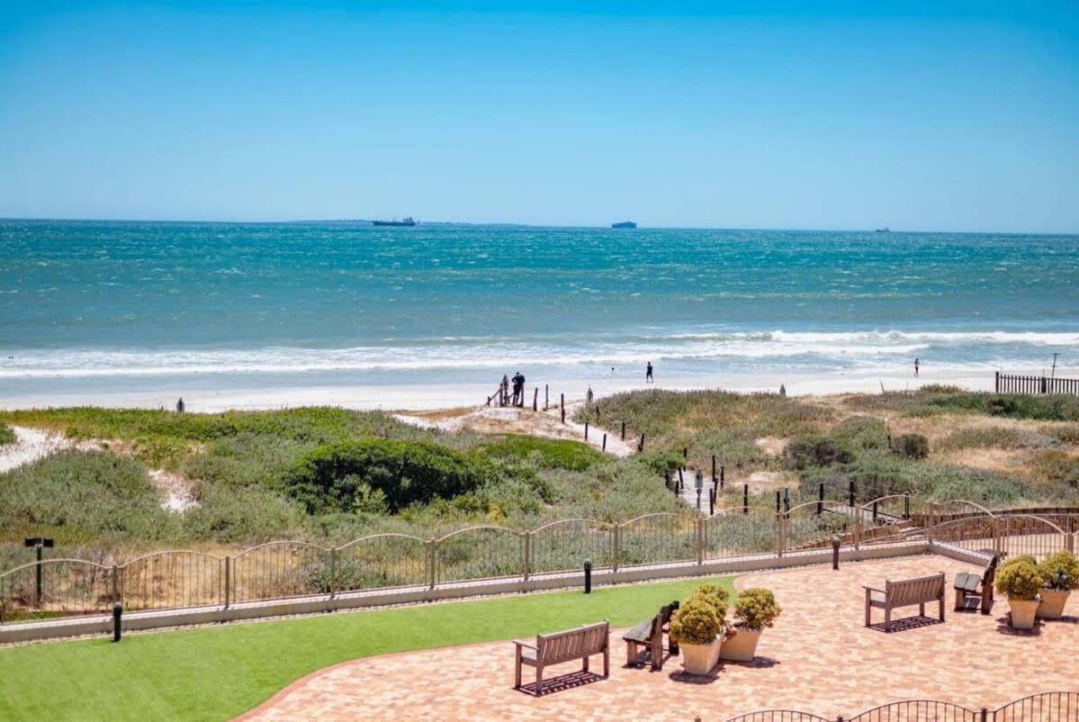 Family Apartment with Uninterrupted Ocean Views view 3
