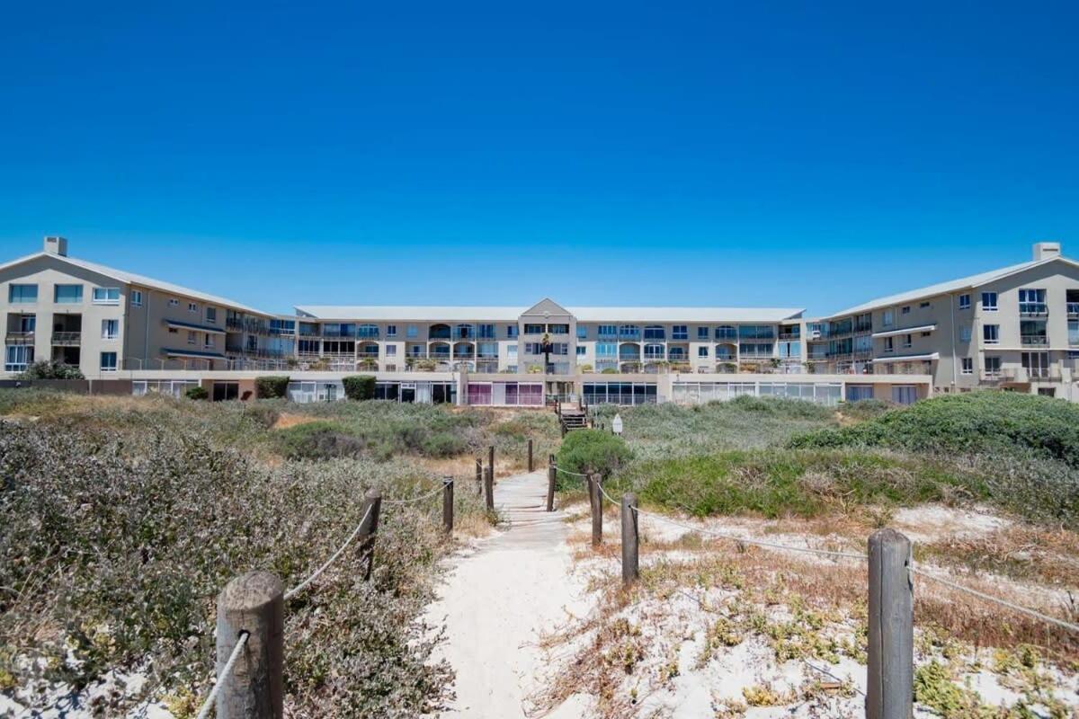 Family Apartment with Uninterrupted Ocean Views view 4