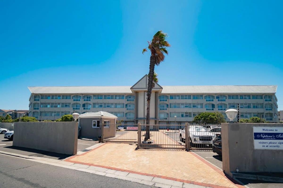 Family Apartment with Uninterrupted Ocean Views view 5