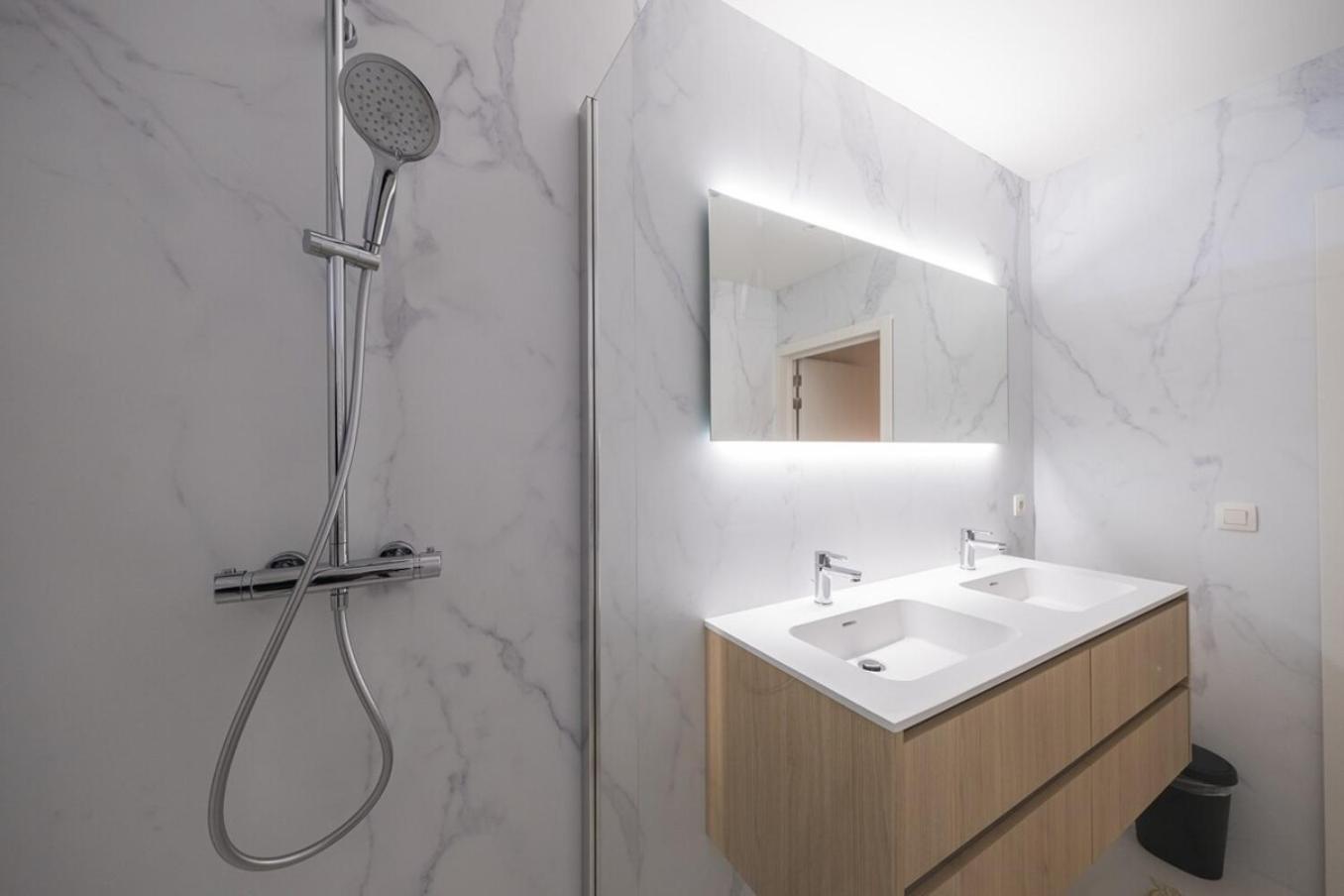 Amandine - Luxury 3 bedrooms apartment with free parking