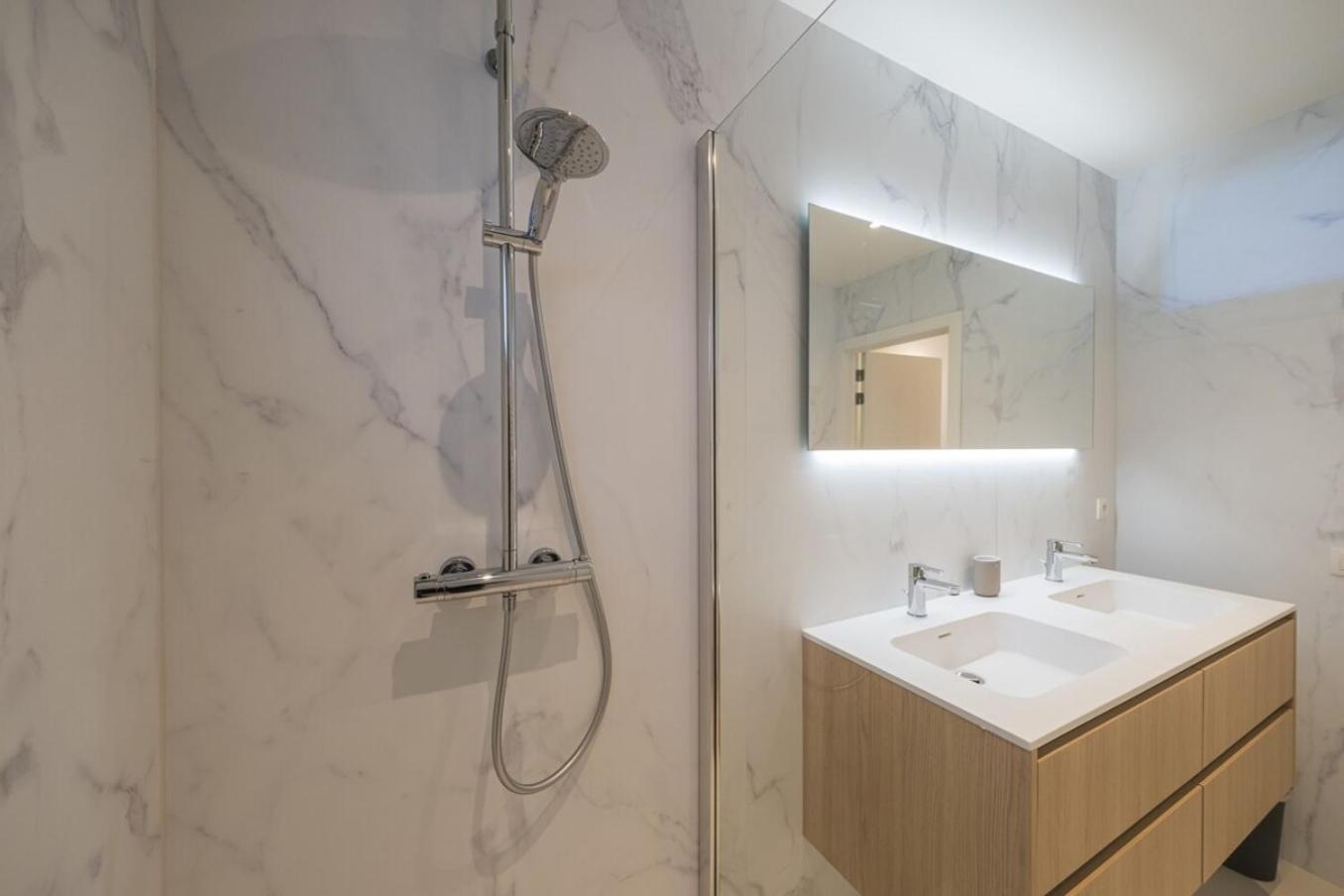 Amandine - Luxury 3 bedrooms apartment with free parking