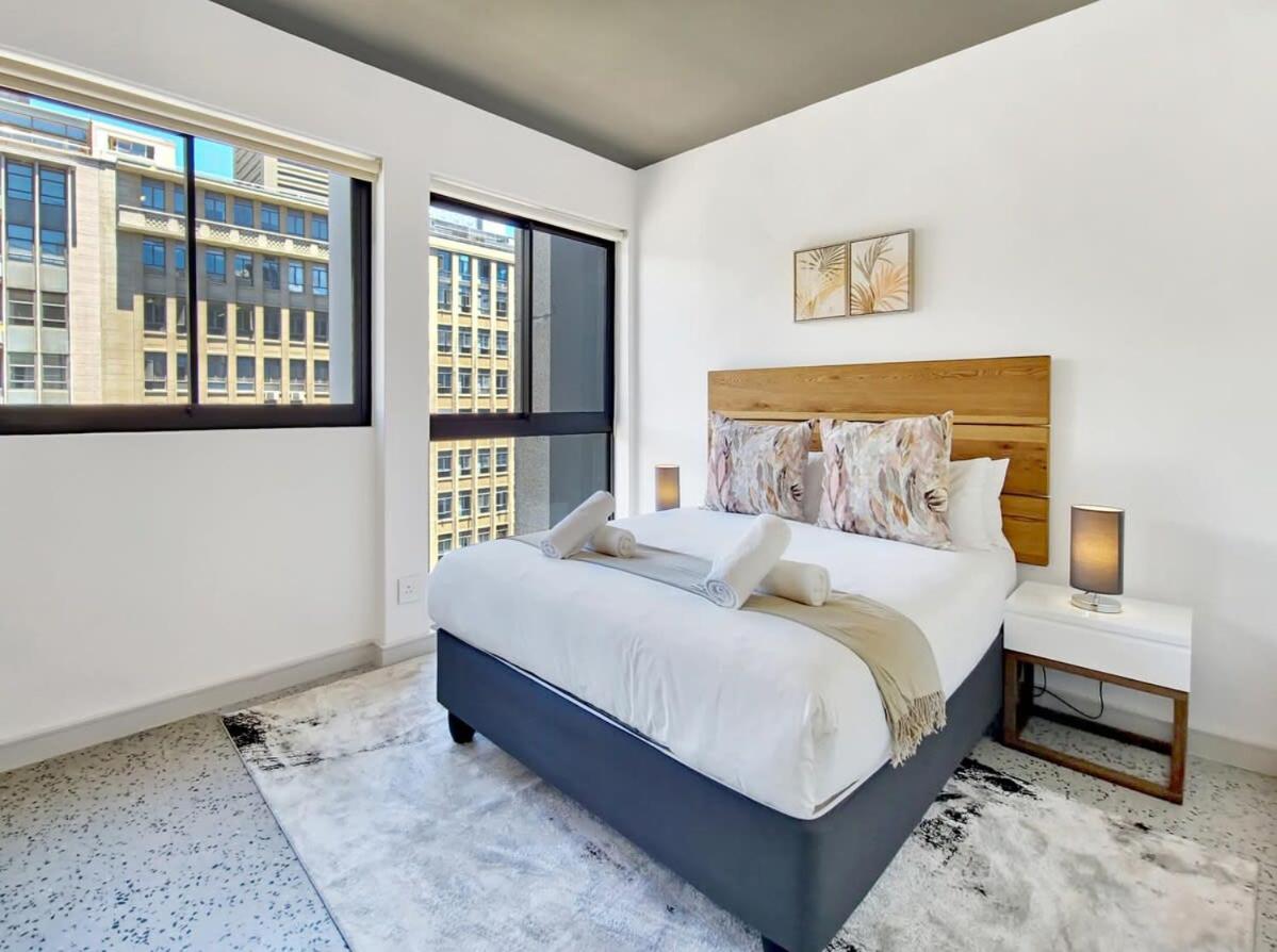 Beautiful,central,secure- hotel living for couples view 5