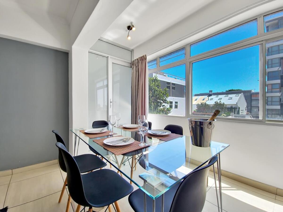 Central, secure, good wifi- with parking view 3