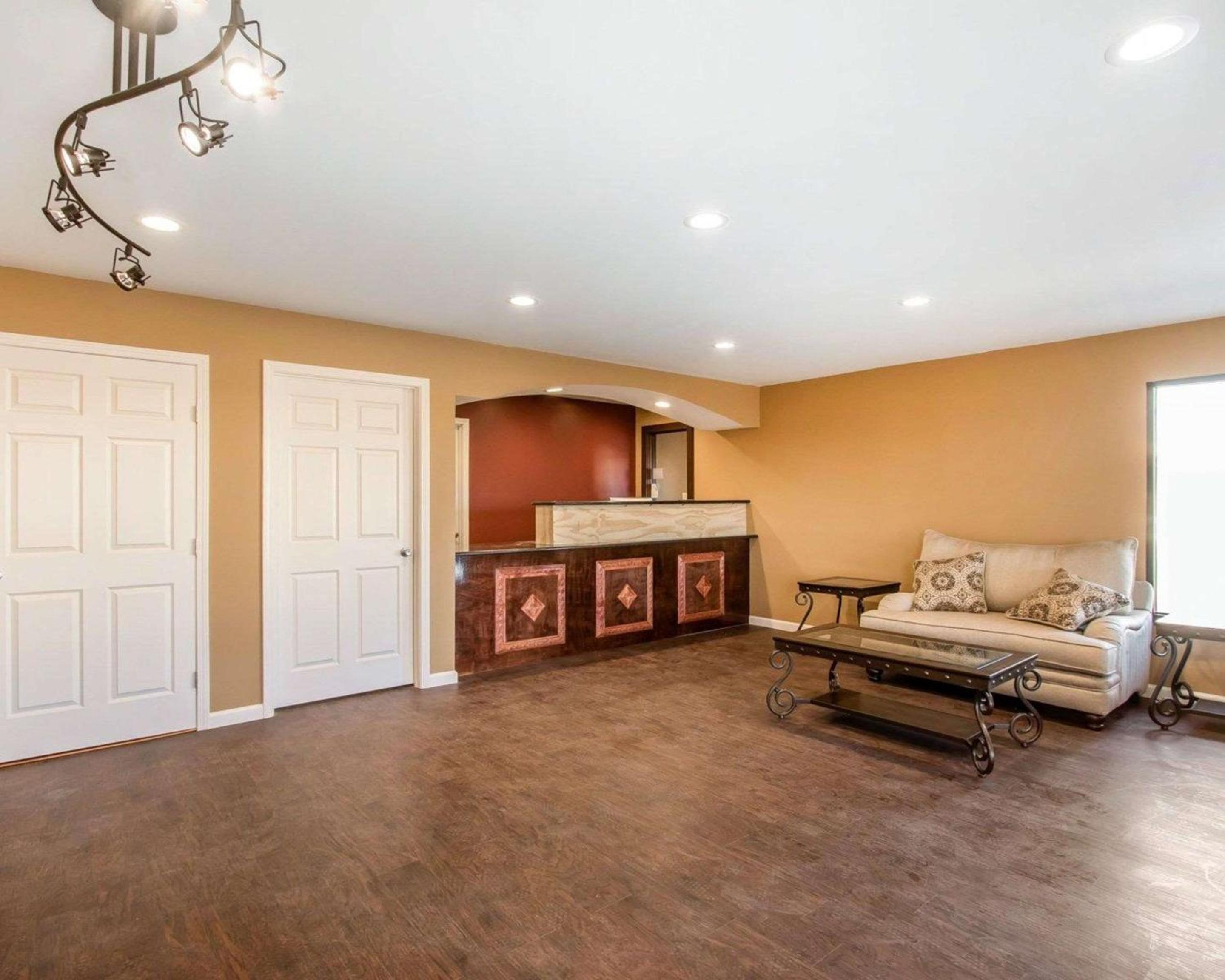 Rodeway Inn  Suites - Property Image 16