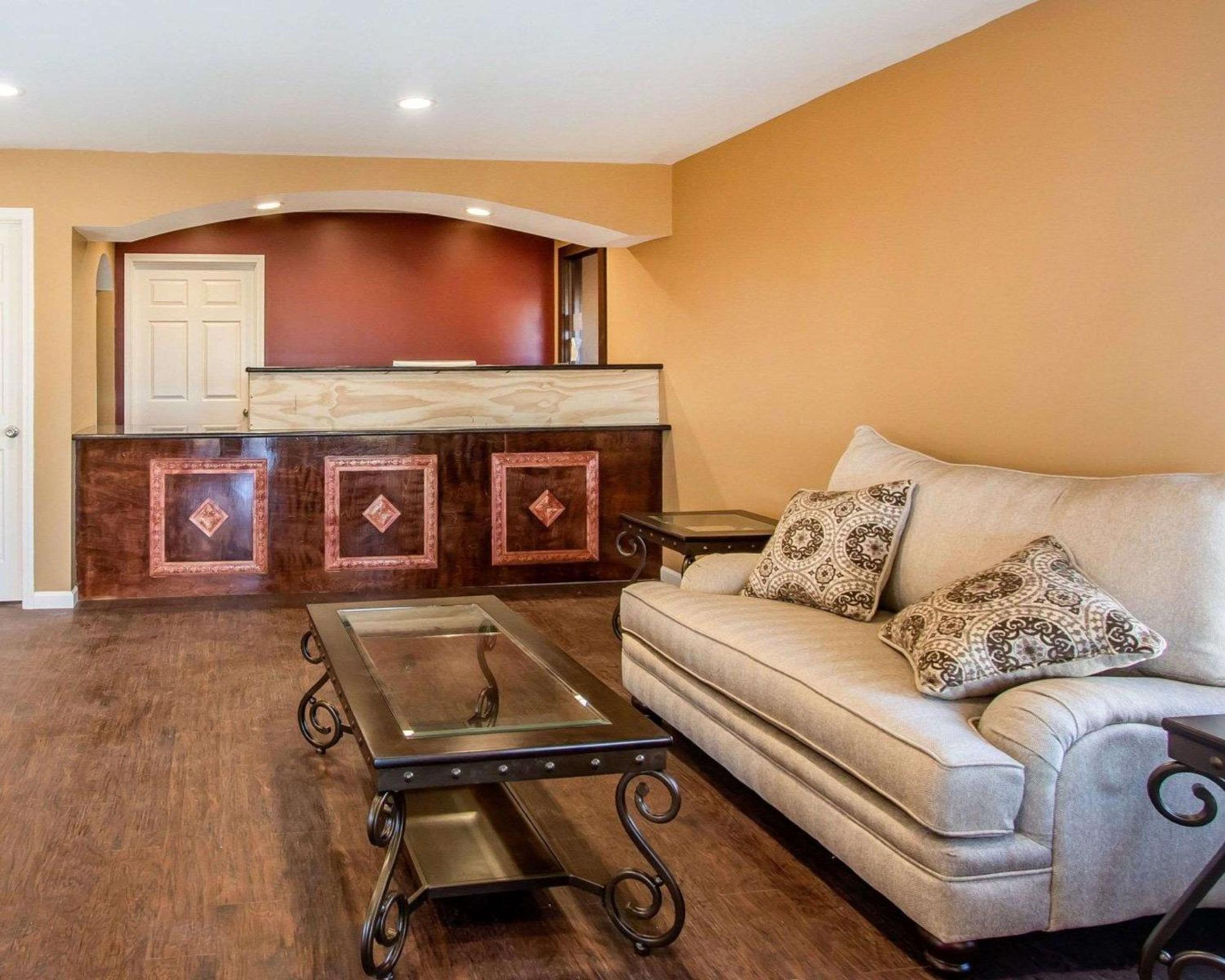 Rodeway Inn  Suites - Property Image 9