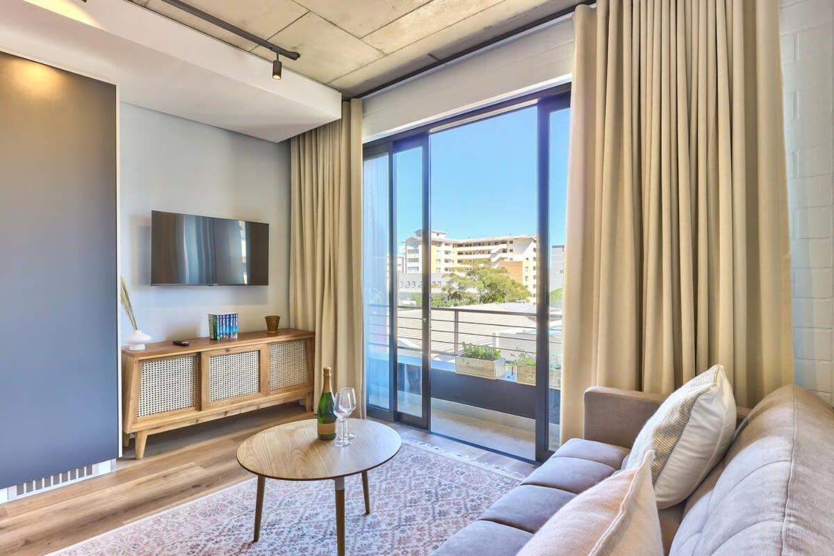 Secure studio, Sea Point Gem near promenade! view 4