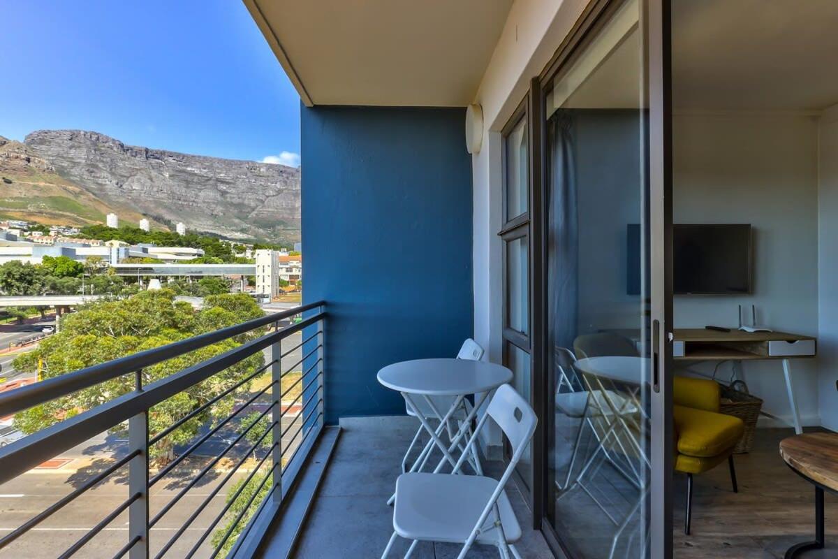 Castle Rock Gem with Table Mountain Views Pool view 2