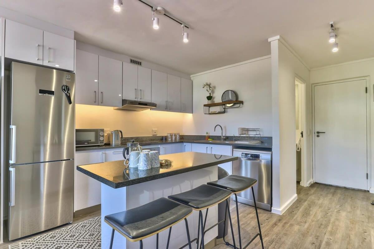 Castle Rock Gem with Table Mountain Views Pool view 4