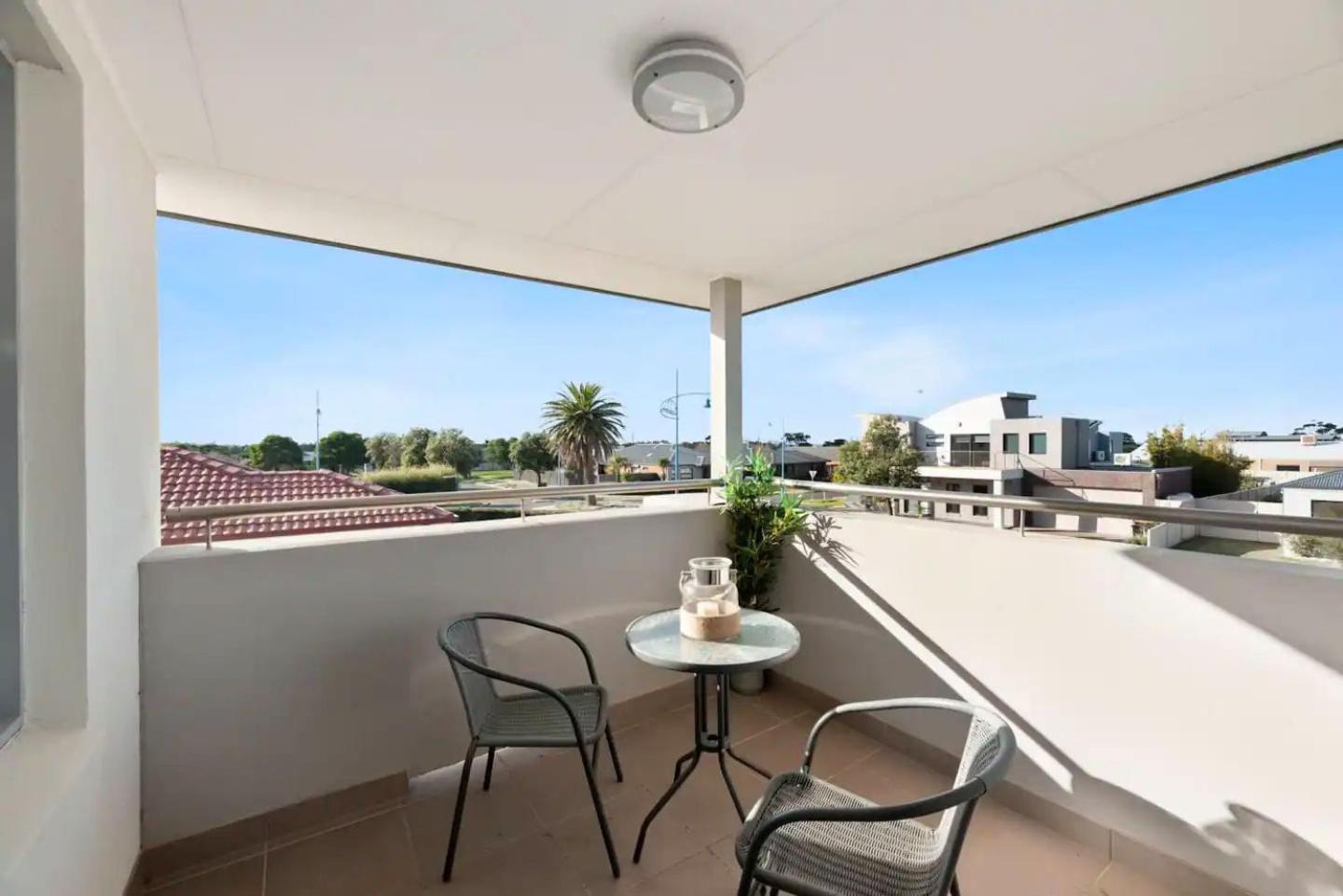 Seachange Family Escape with Pool and Spa Bath