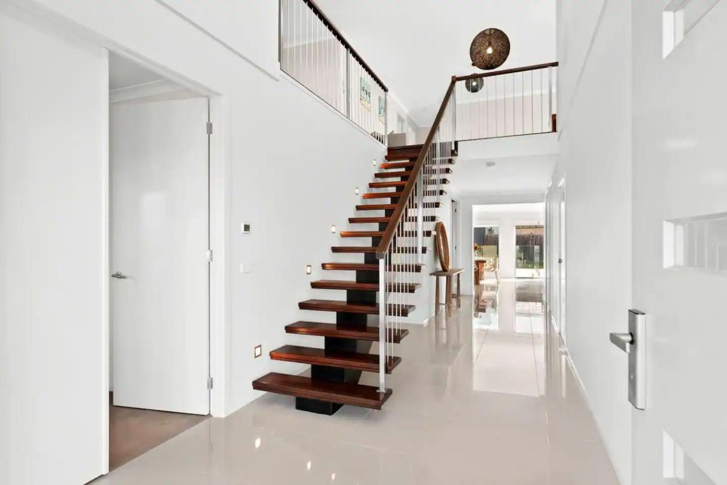 Seachange Family Escape with Pool and Spa Bath