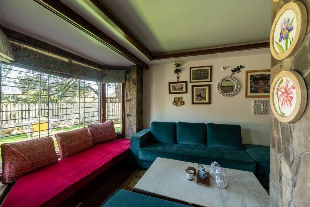 Family Stay 3 bhk close to Mall Road Alpine View view 3