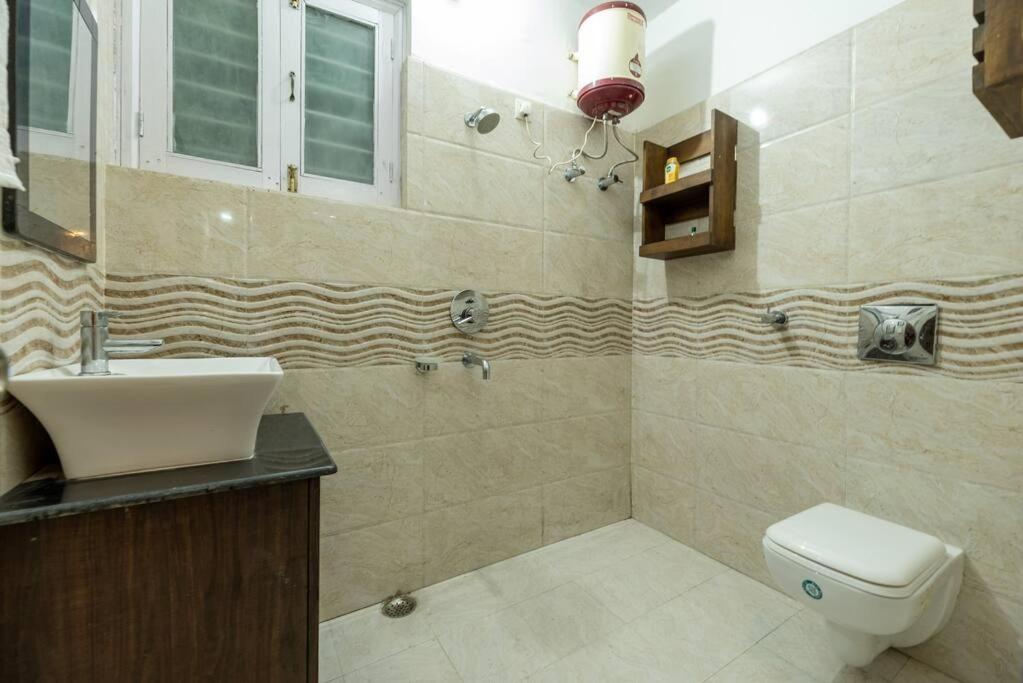 Family Stay 3 bhk close to Mall Road Alpine View view 4