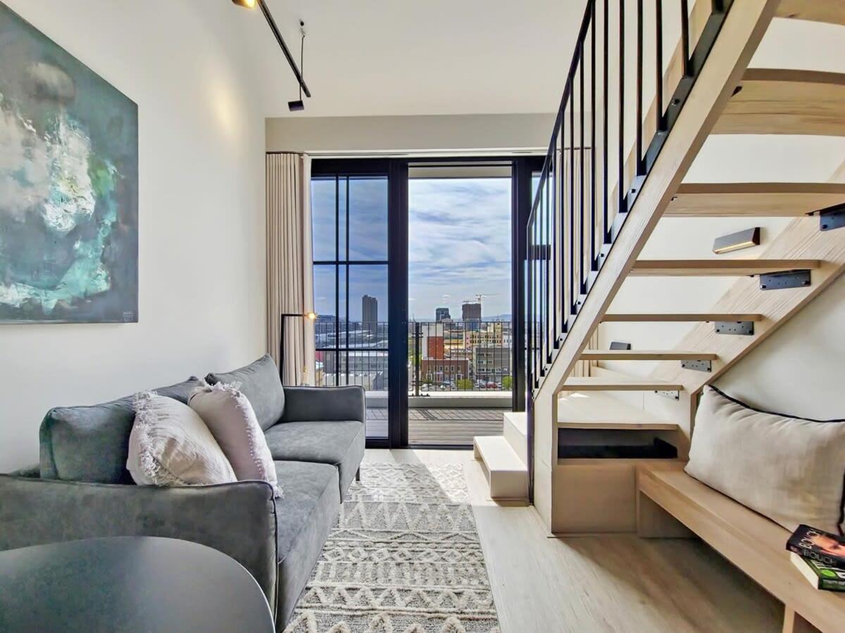 Bright natural light, secure, wifi,6th Floor views view 3