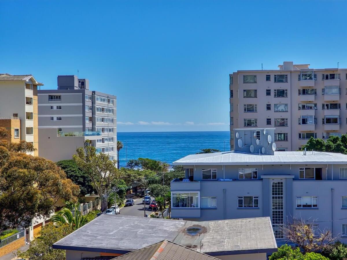 Sunny,bright,secure- Promenade apartment with Wifi view 5