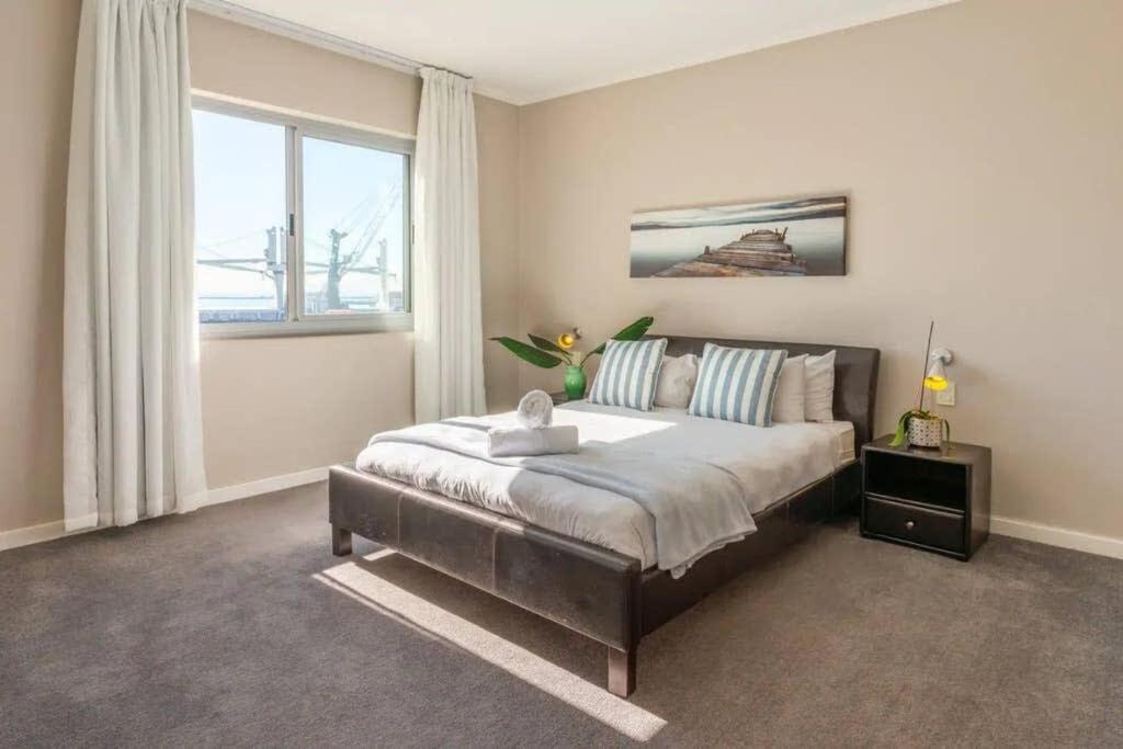 2BR Family Apartment near Waterfront view 3