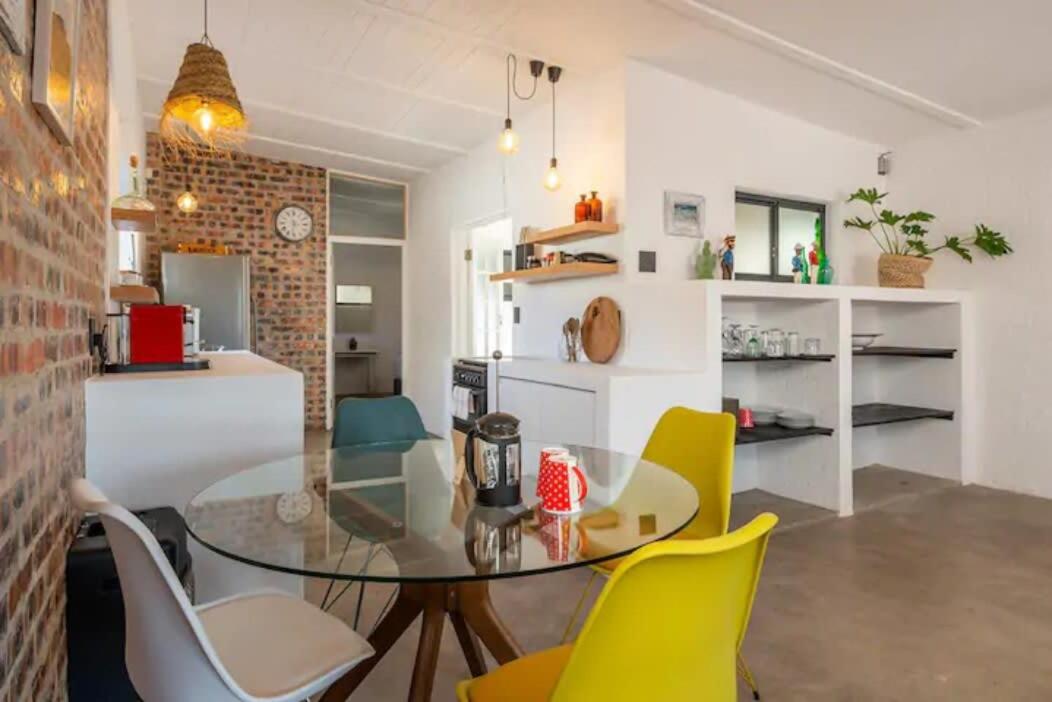 Stylish BoKaap Apartment w Mountain Views view 3