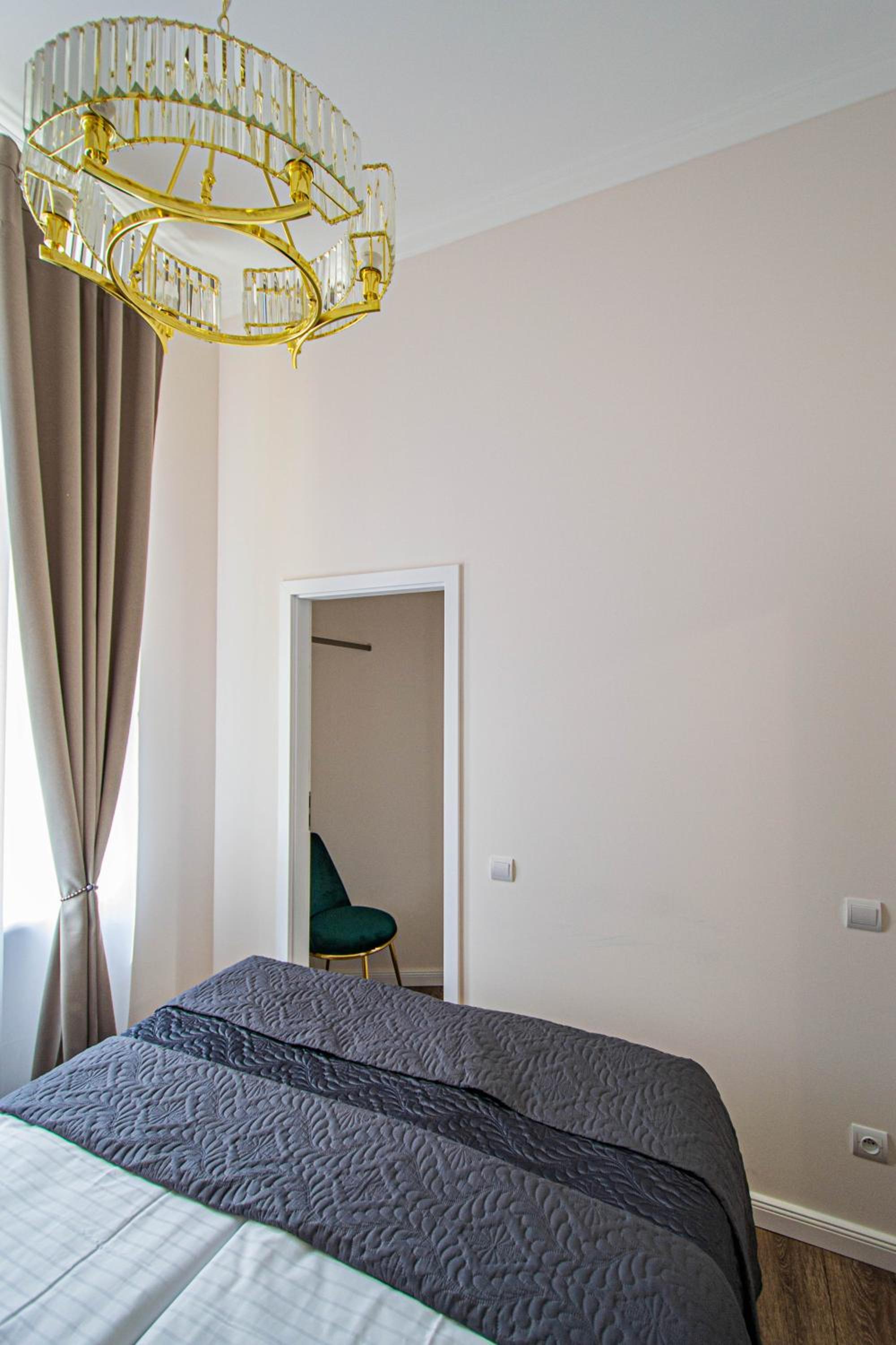 3BDR Elegance Deco Downtown Flat