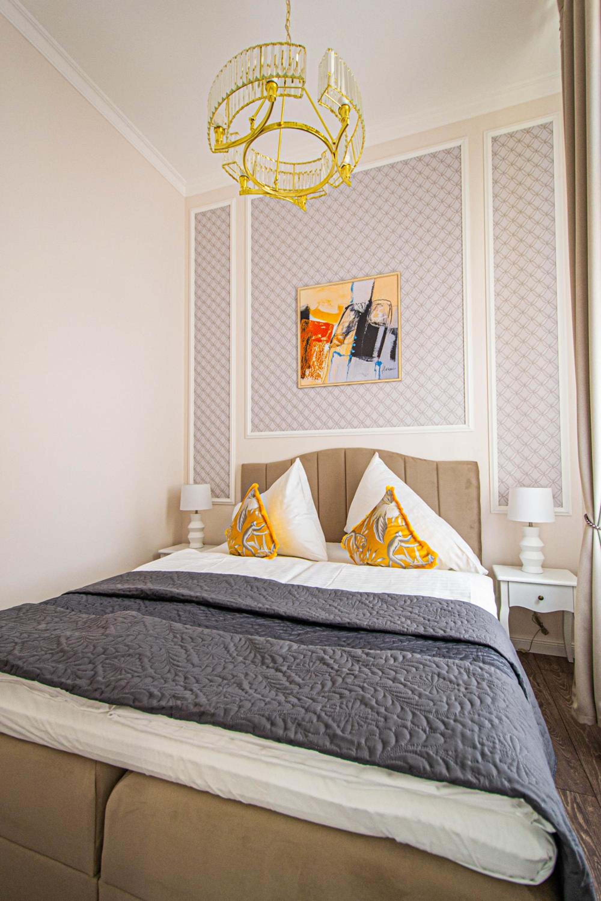 3BDR Elegance Deco Downtown Flat
