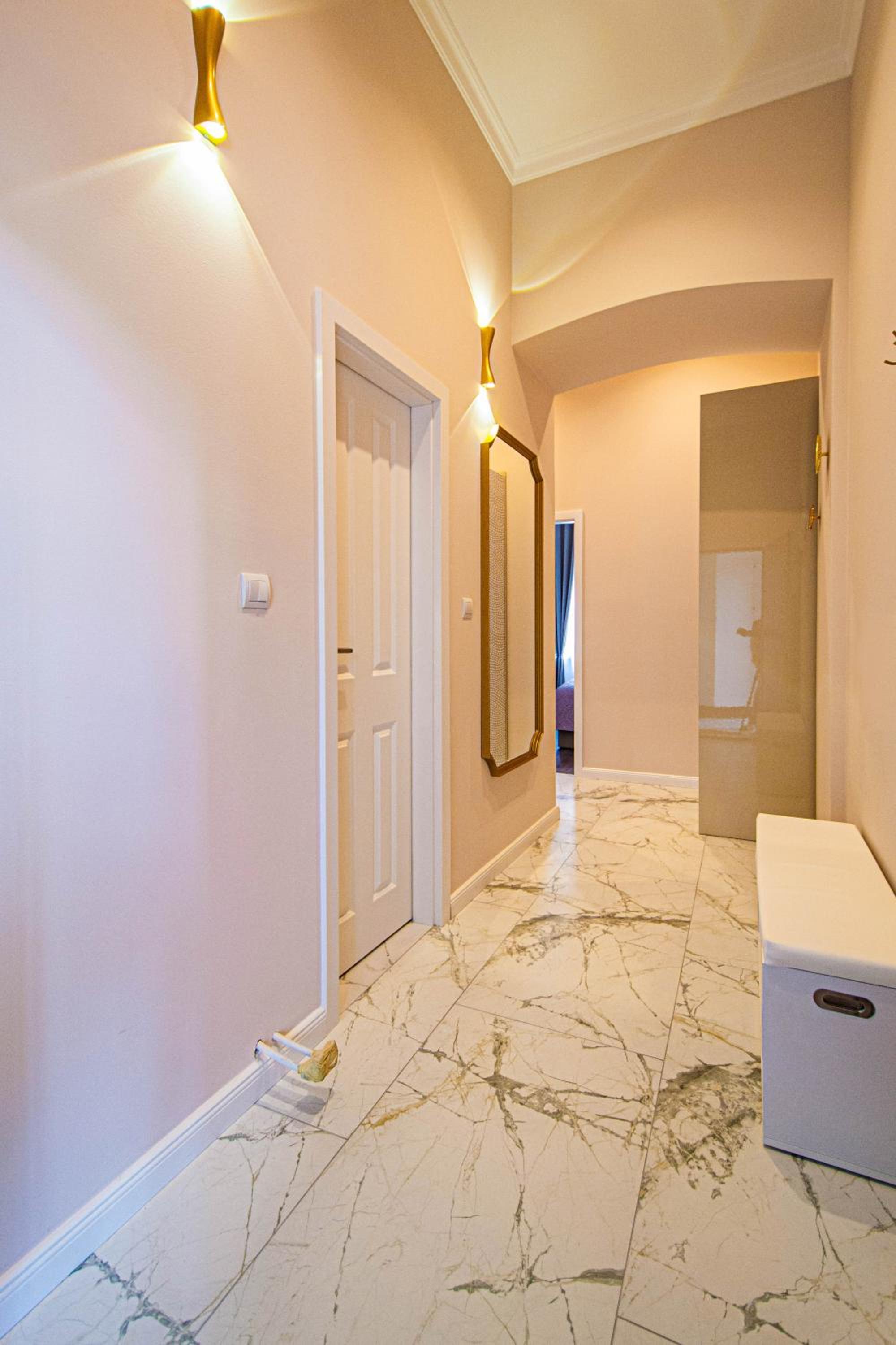 3BDR Elegance Deco Downtown Flat