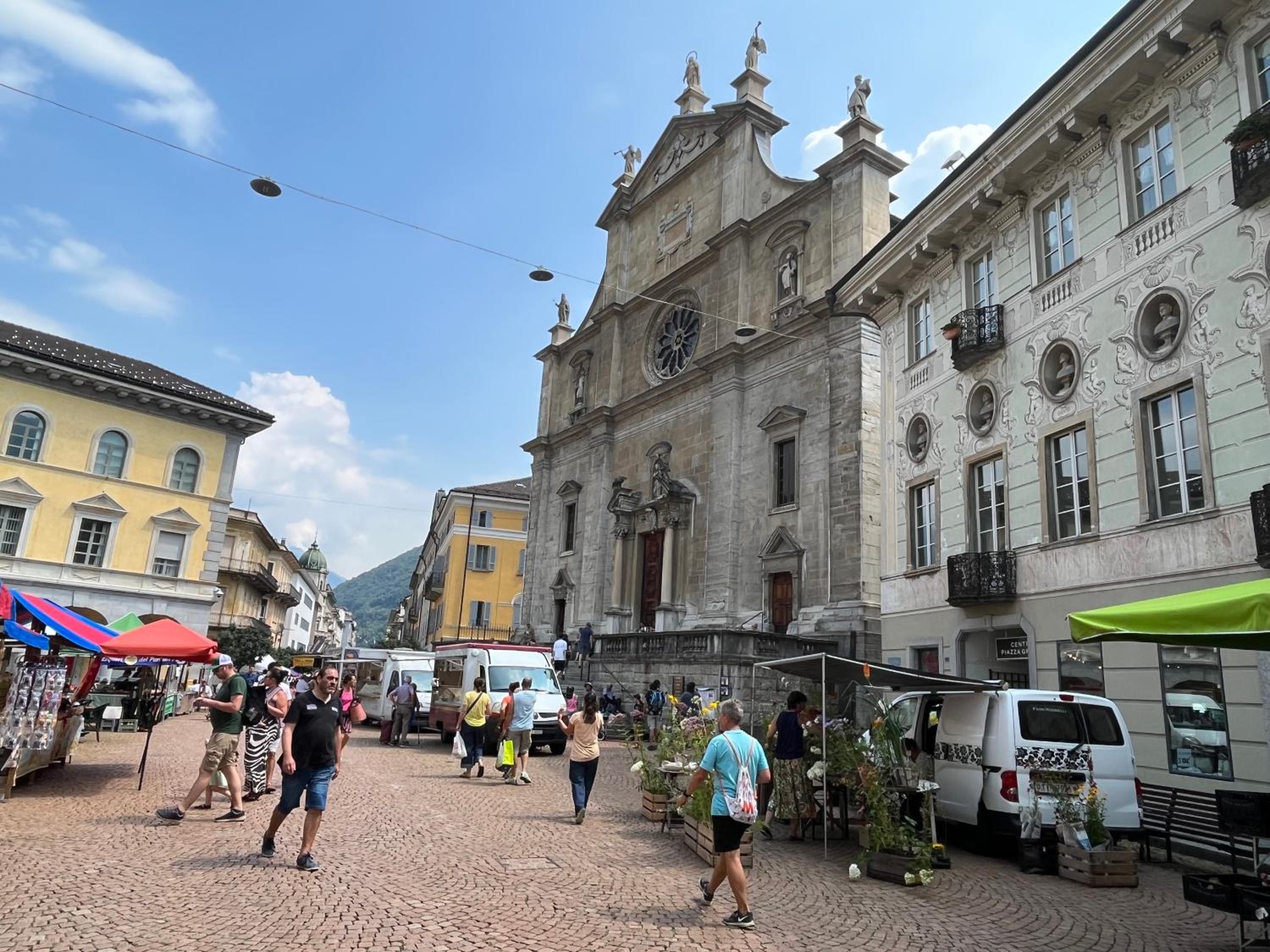 Violet-Sky Bellinzona