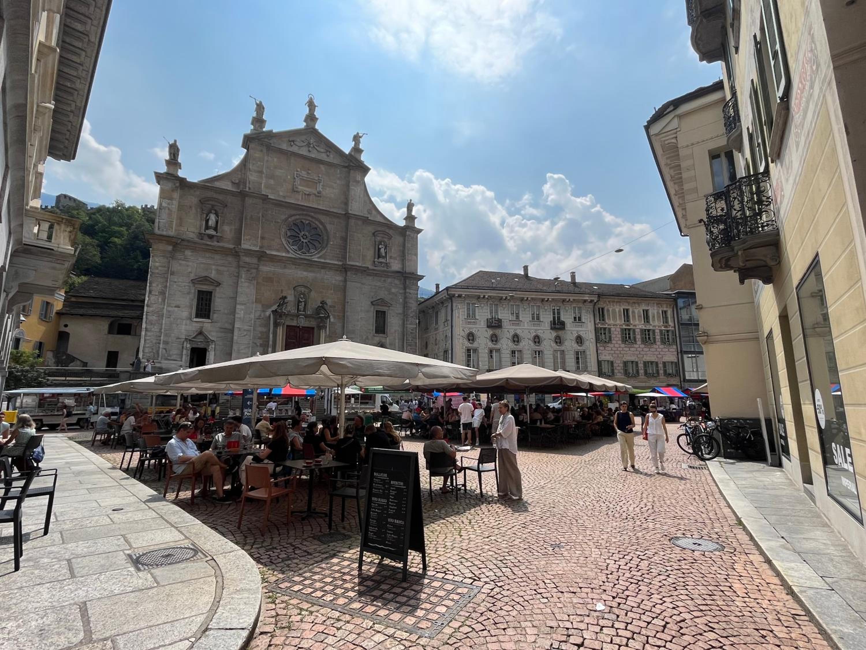 Violet-Sky Bellinzona