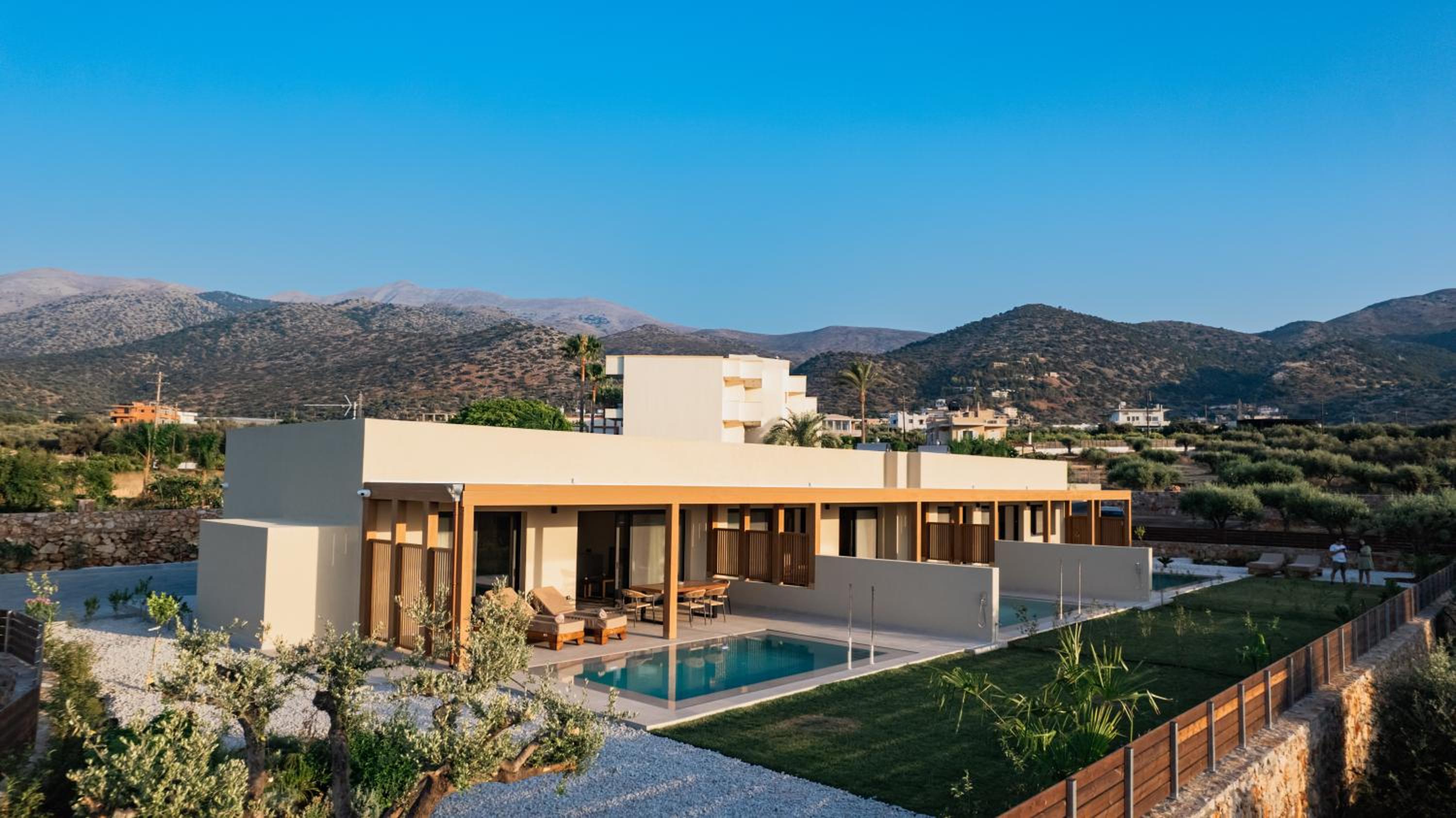 Hotel Lakka Suites - Image 1