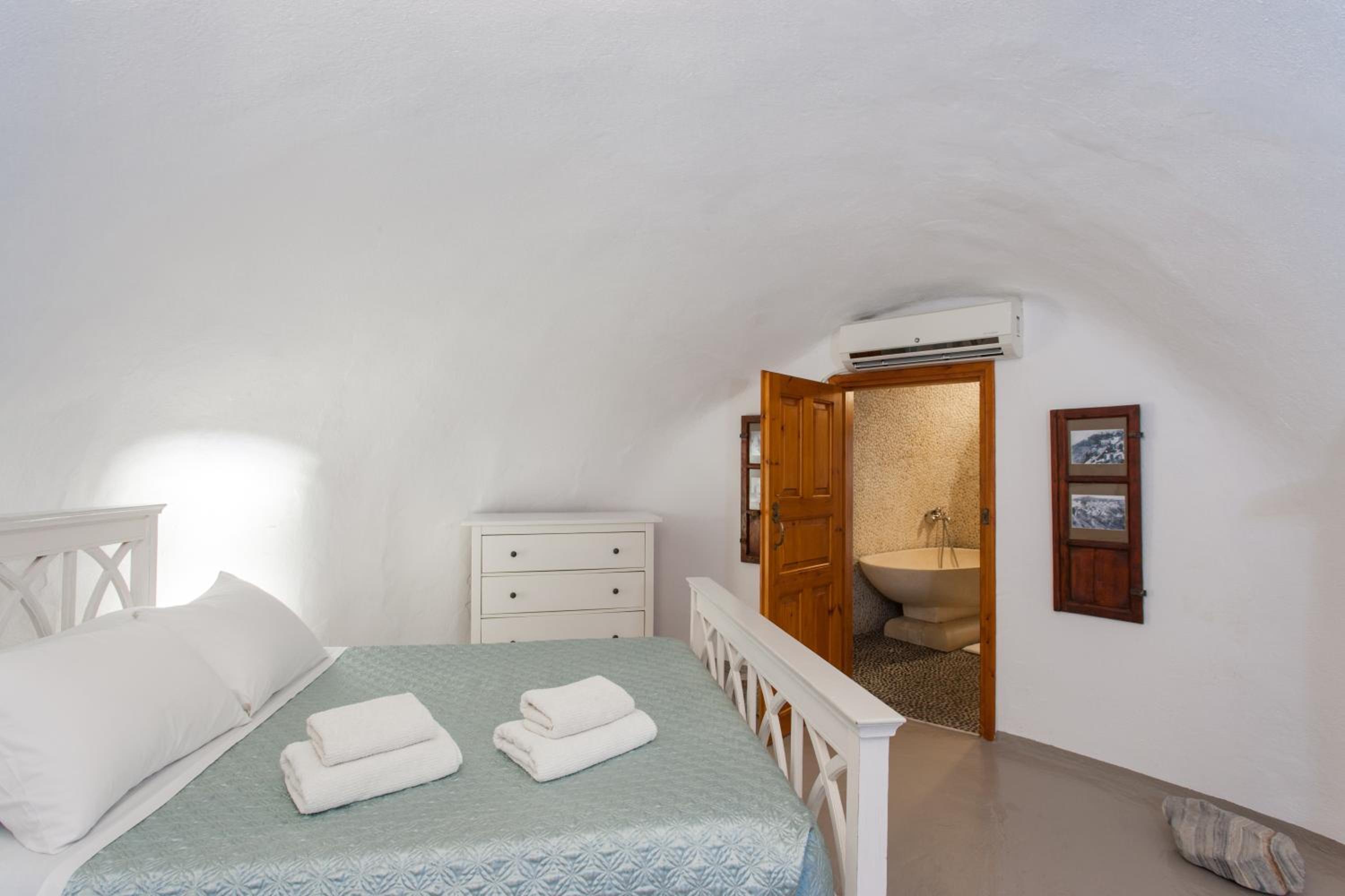 Ambrosia Cave Villa with Seaview & Private Pool