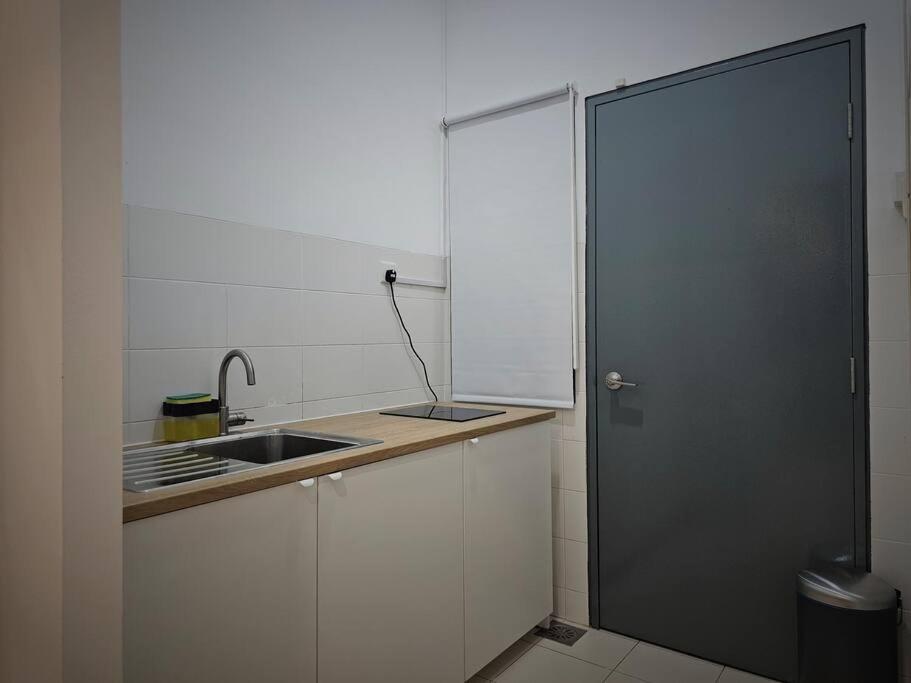 HM Residence III 3km to Setia City Convention photo 7