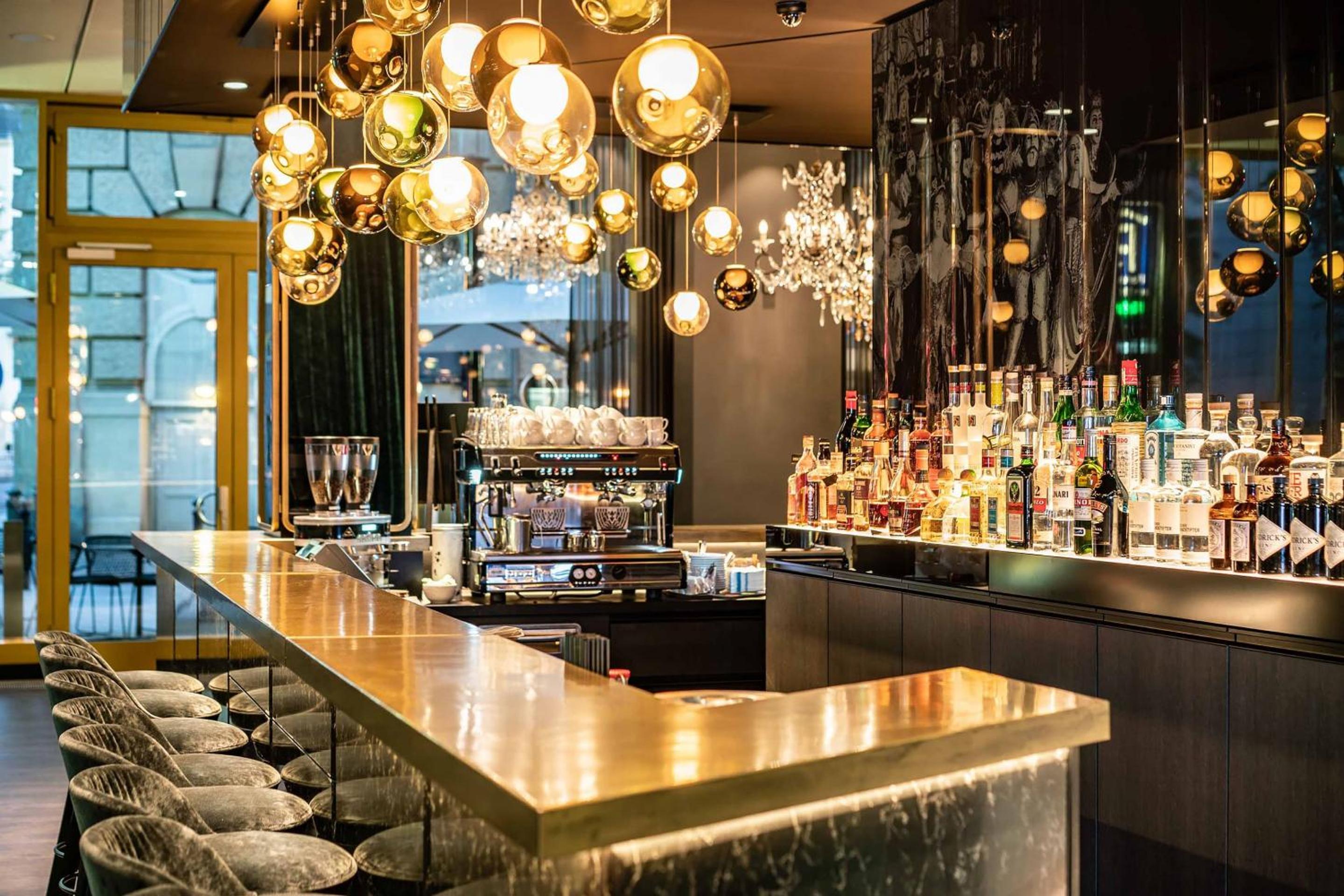 Motel One Berlin-Ku'Damm photo 2