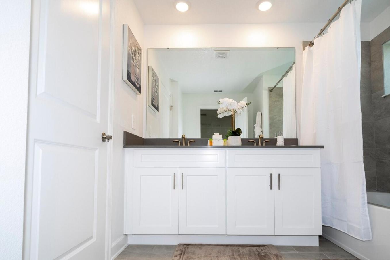 Stylish home Near Disney Free Waterpark 4407 view 2