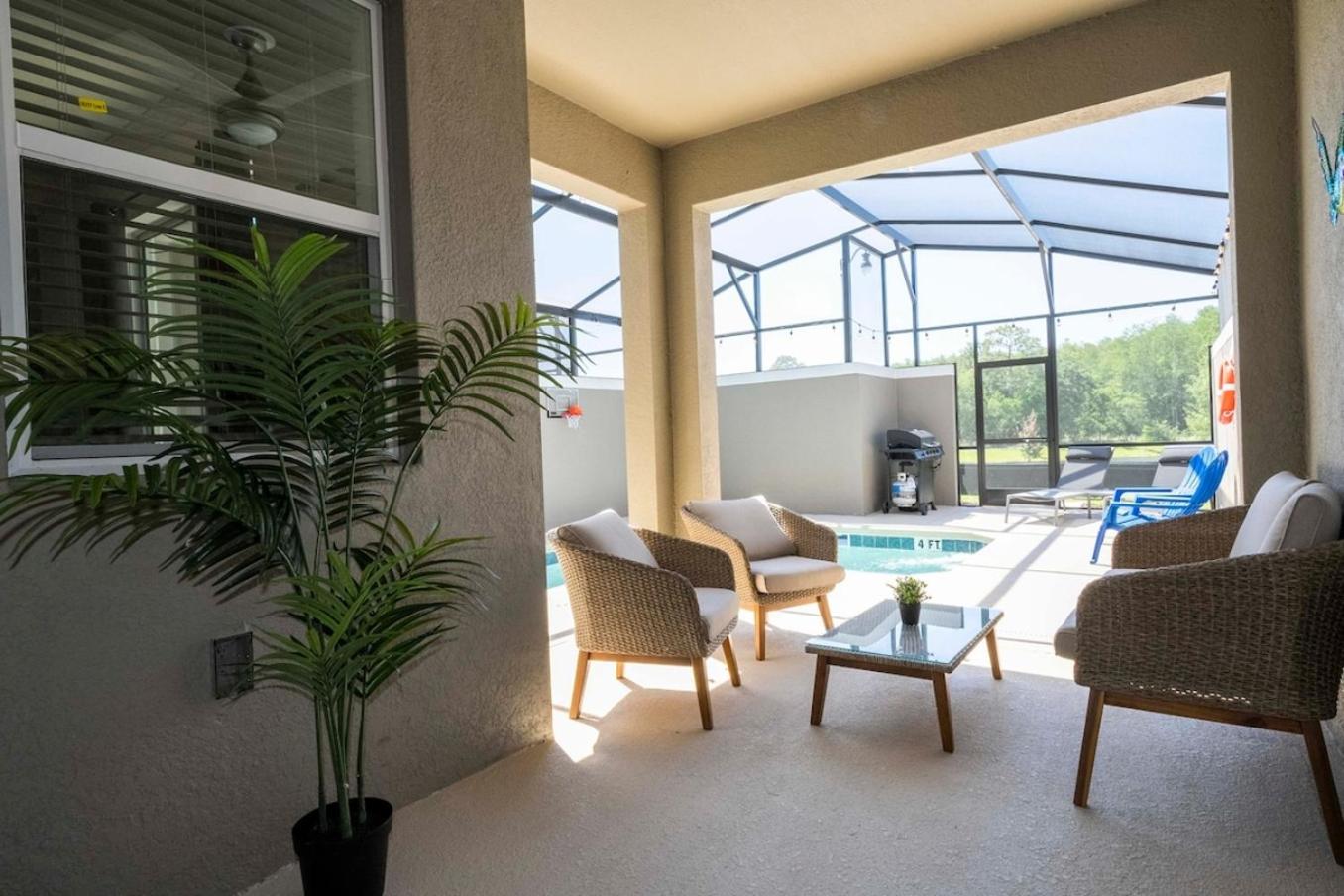 Stylish home Near Disney Free Waterpark 4407 view 3
