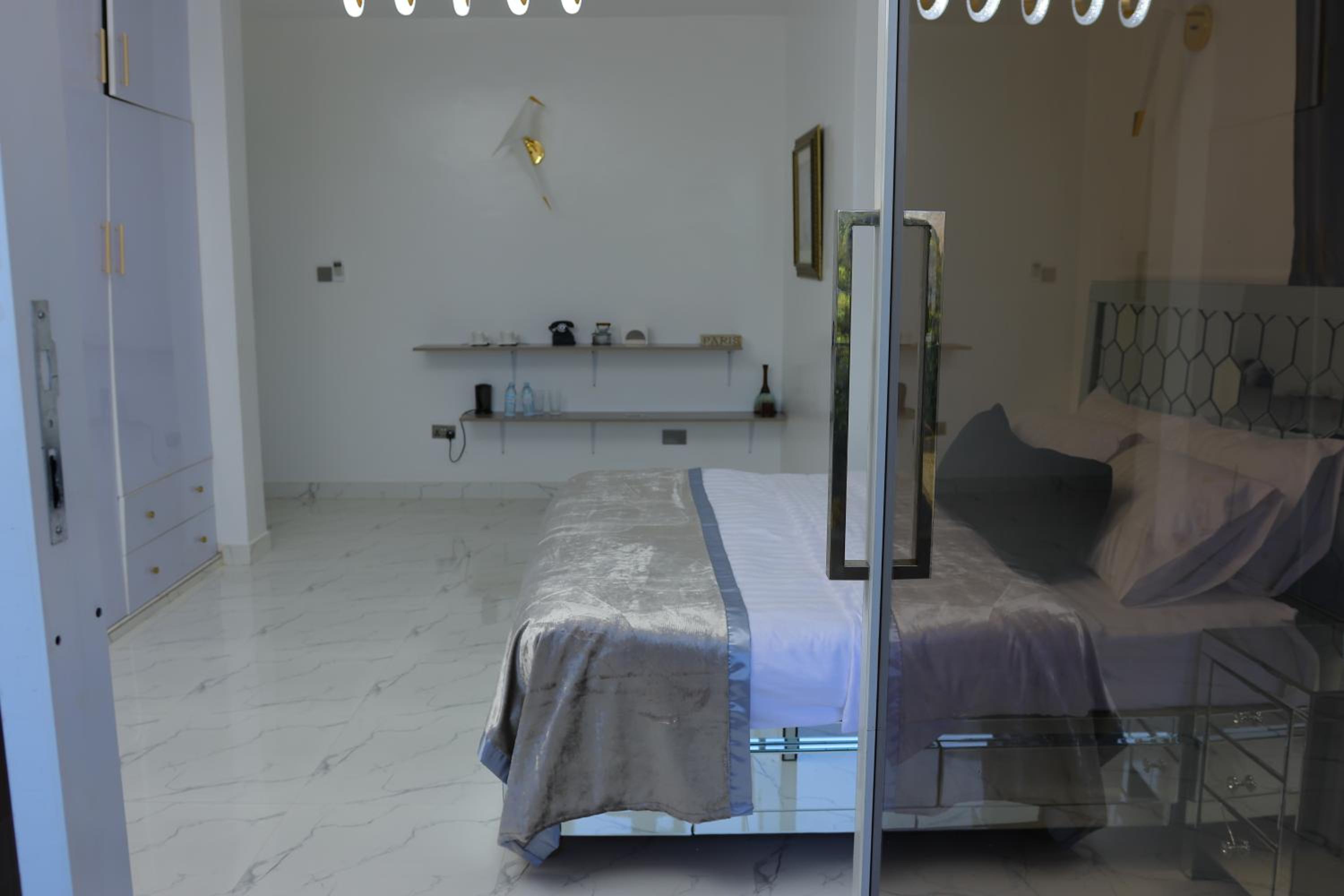 Luxury 5 Bedroom Lake View Villa Entebbe view 3