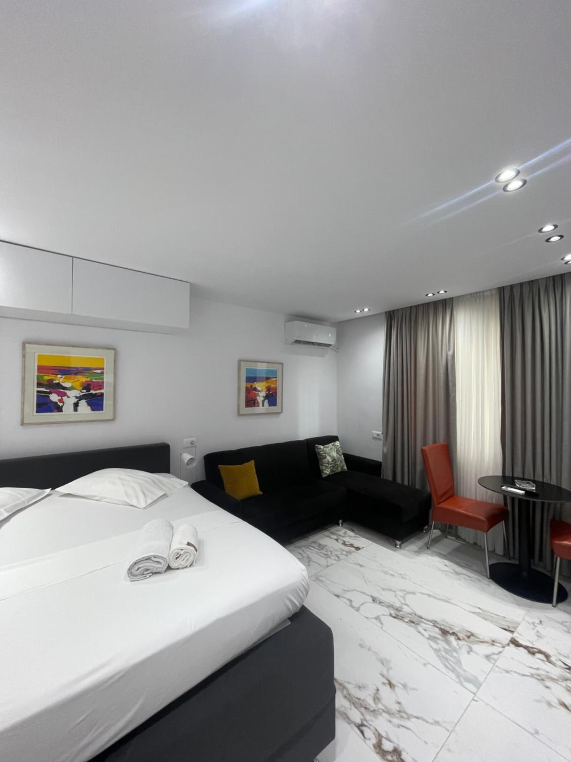 Midnight Apartments