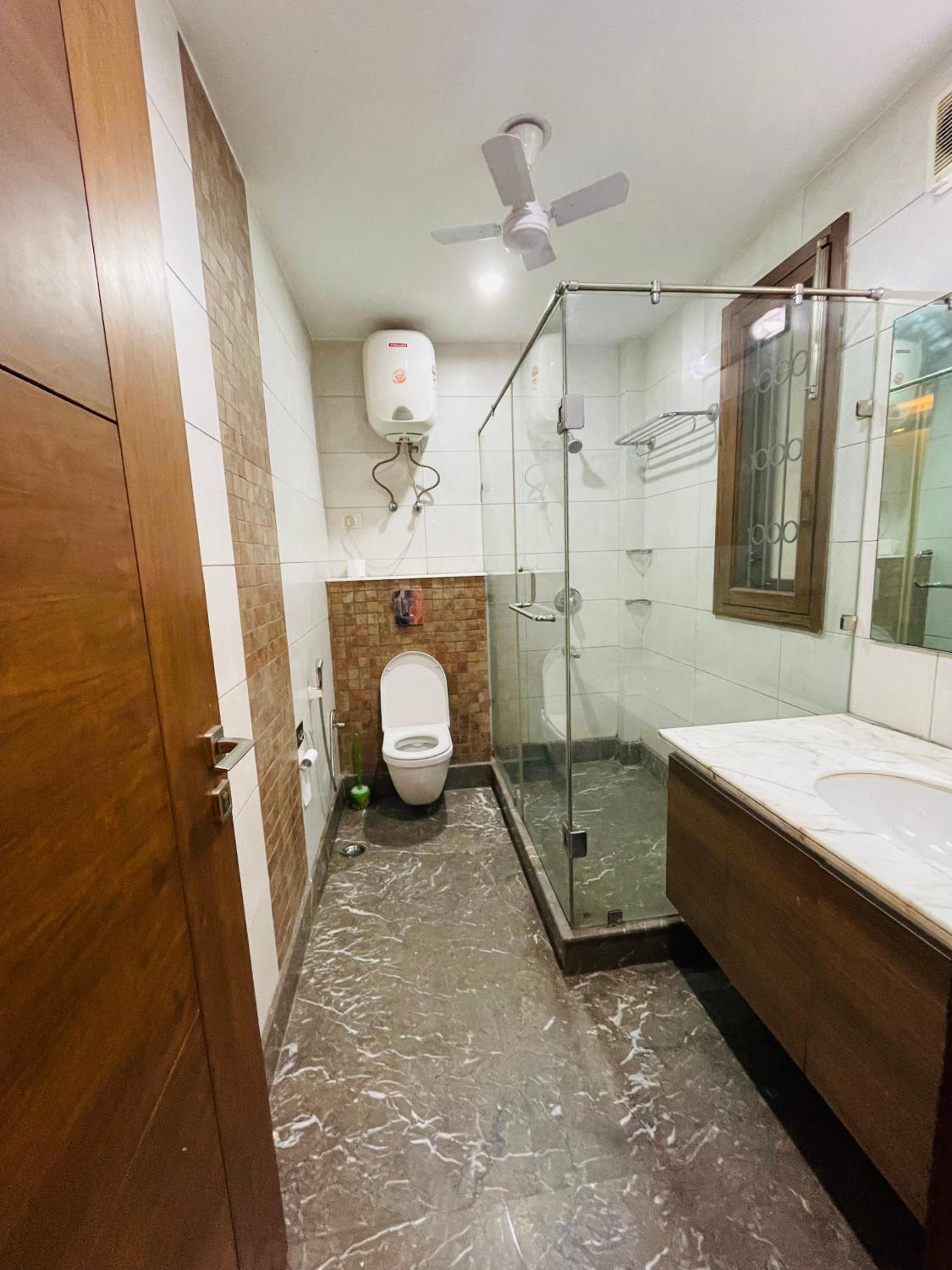 Fortune Home Service Apartment 4Bhk,J191 Saket view 3