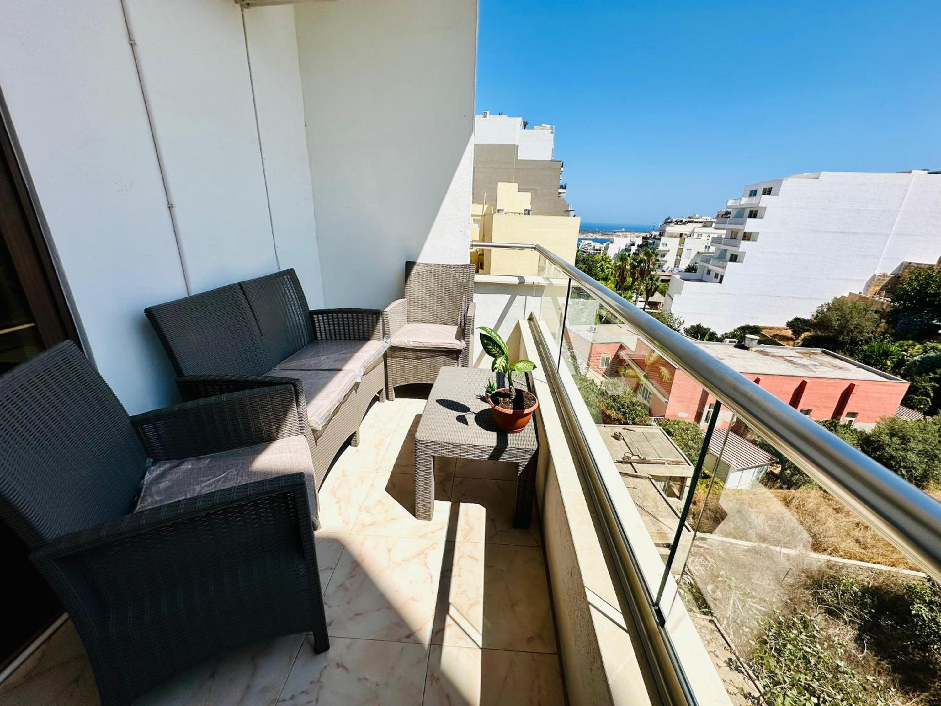 New, modern and spacious 4BR apartment in Mellieha photo 3