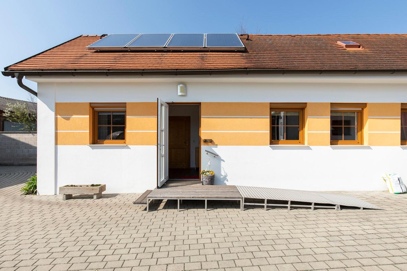 Weingut-Ferienwohnungen Sabine & Sepp Kracher