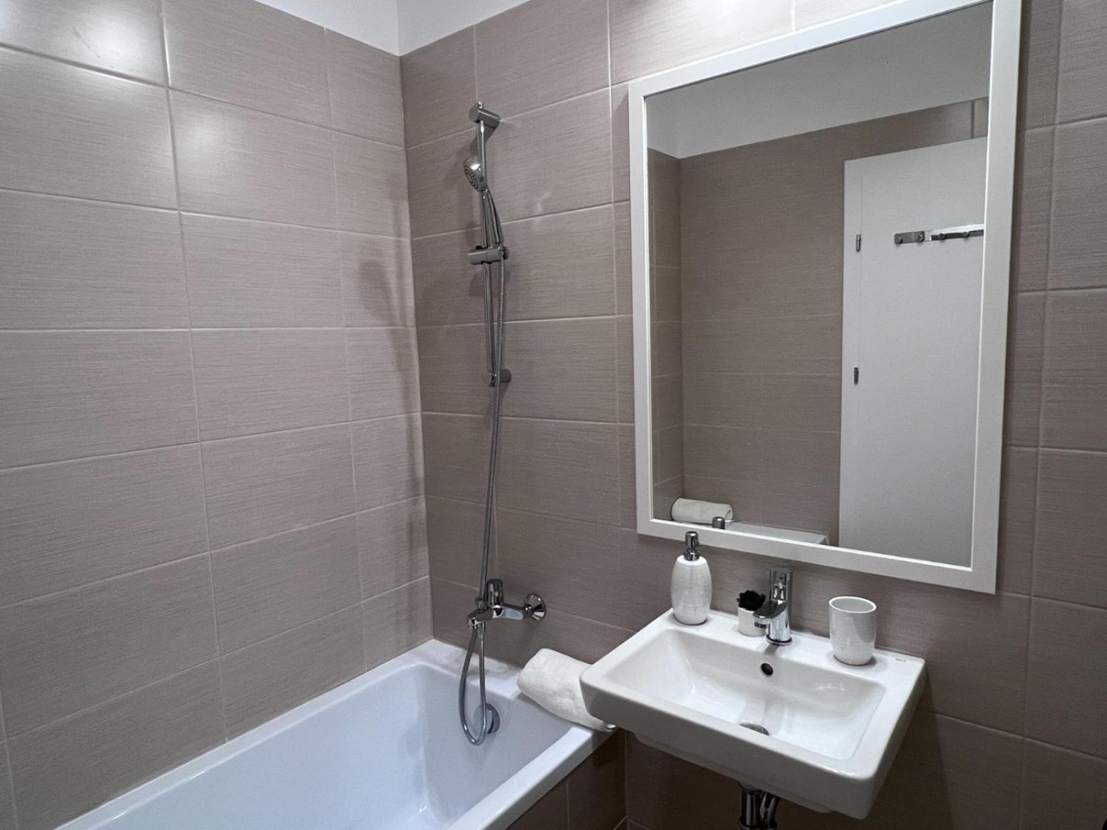 One BedRoom Apartment Sos Glucoza 6 view 3